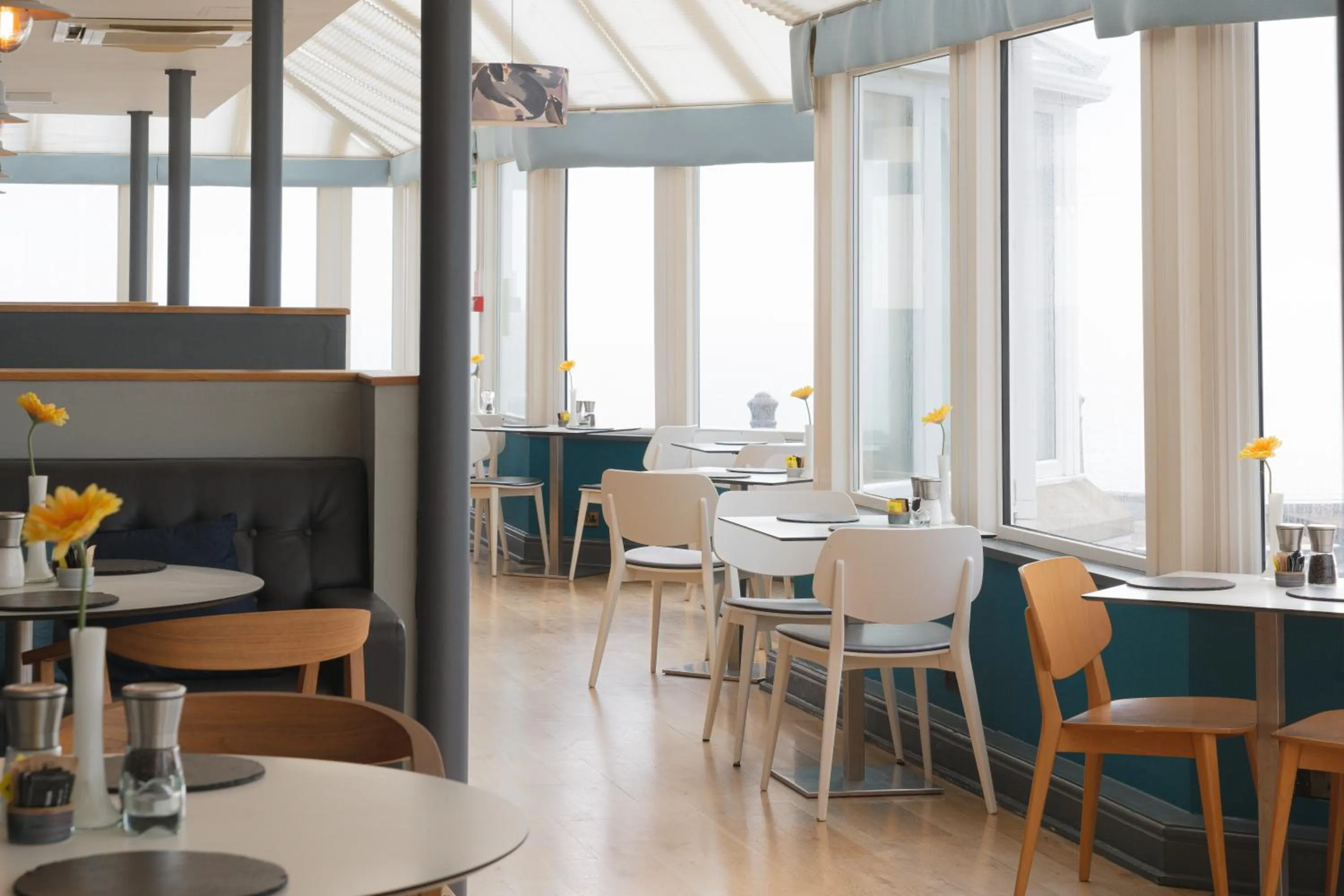 Restaurant/places to eat in The Land's End Hotel