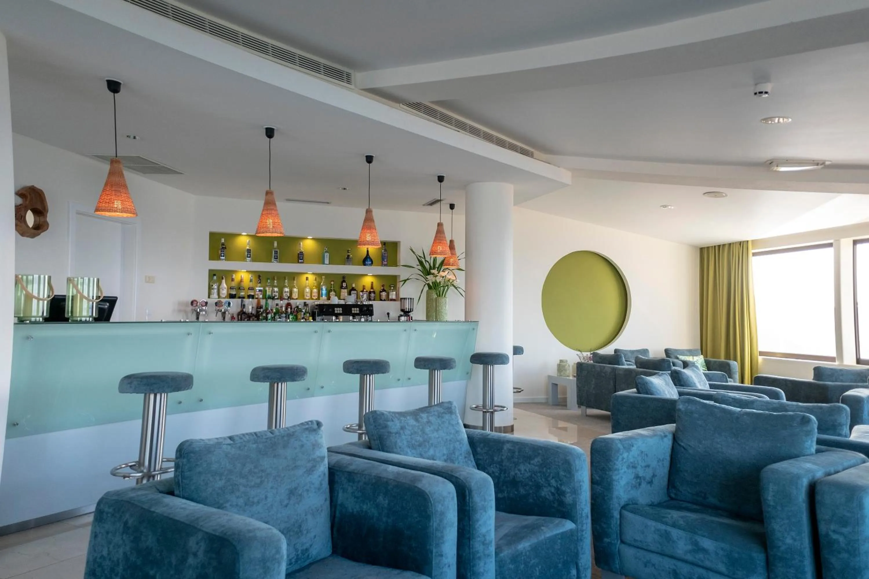 Lounge or bar in Caloura Hotel Resort