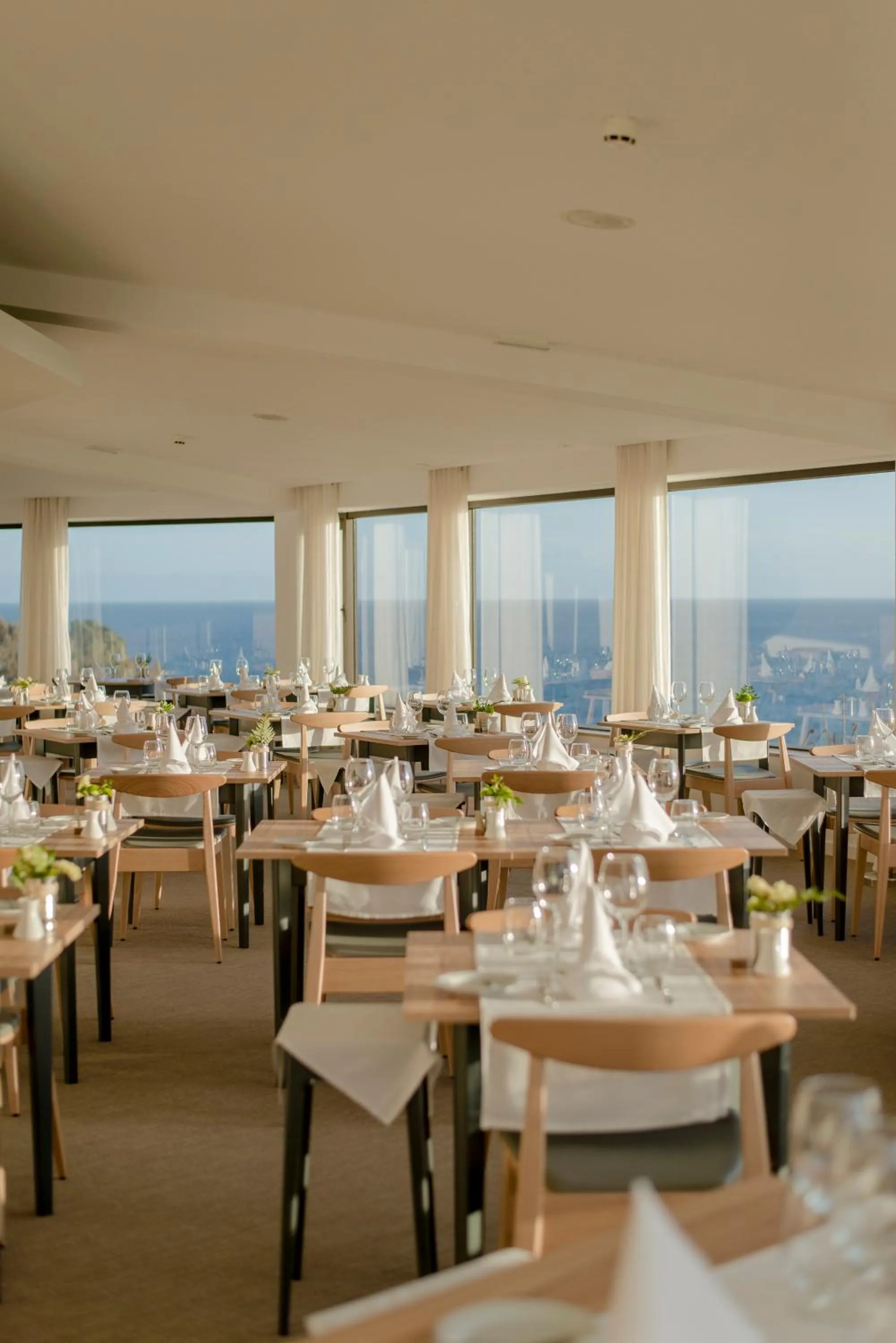 Restaurant/places to eat in Caloura Hotel Resort