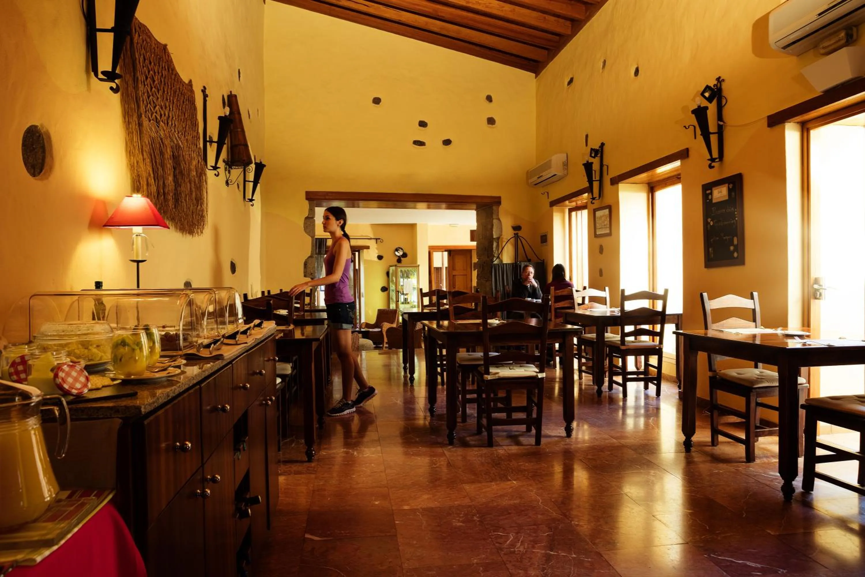 Restaurant/places to eat in Hotel Rural Casa de Los Camellos