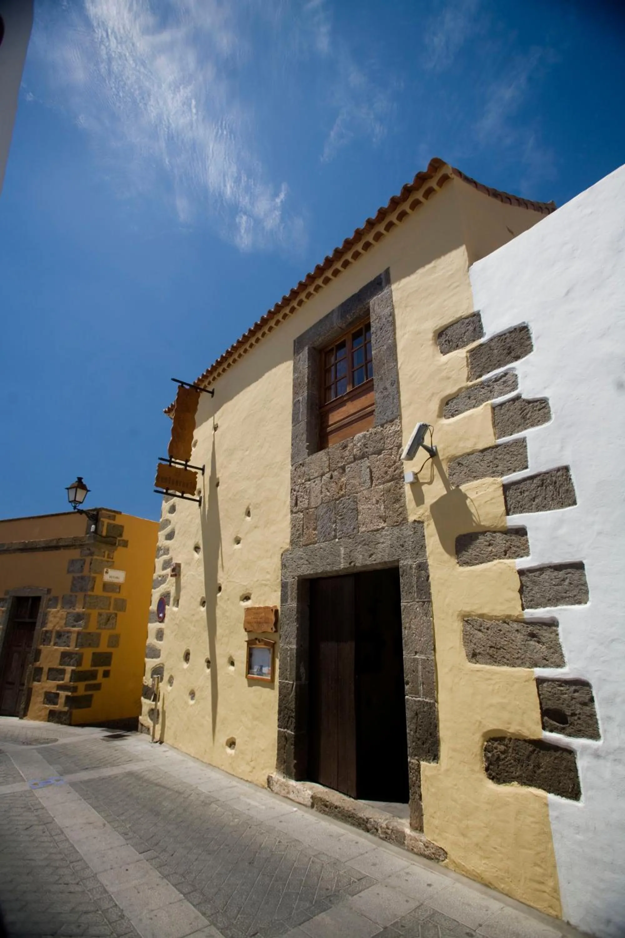 Facade/entrance in Hotel Rural Casa de Los Camellos