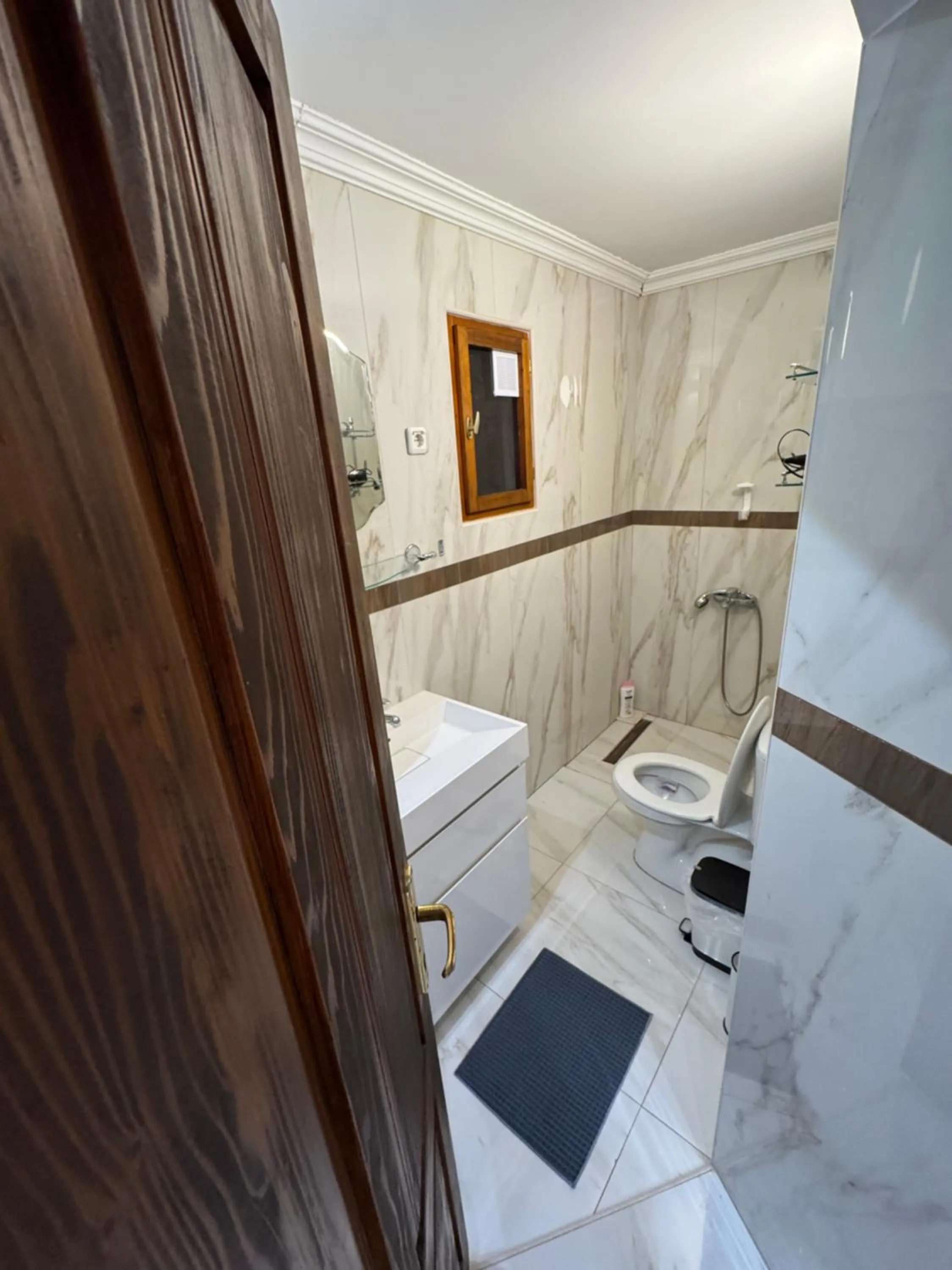 Shower in Vita Mundo