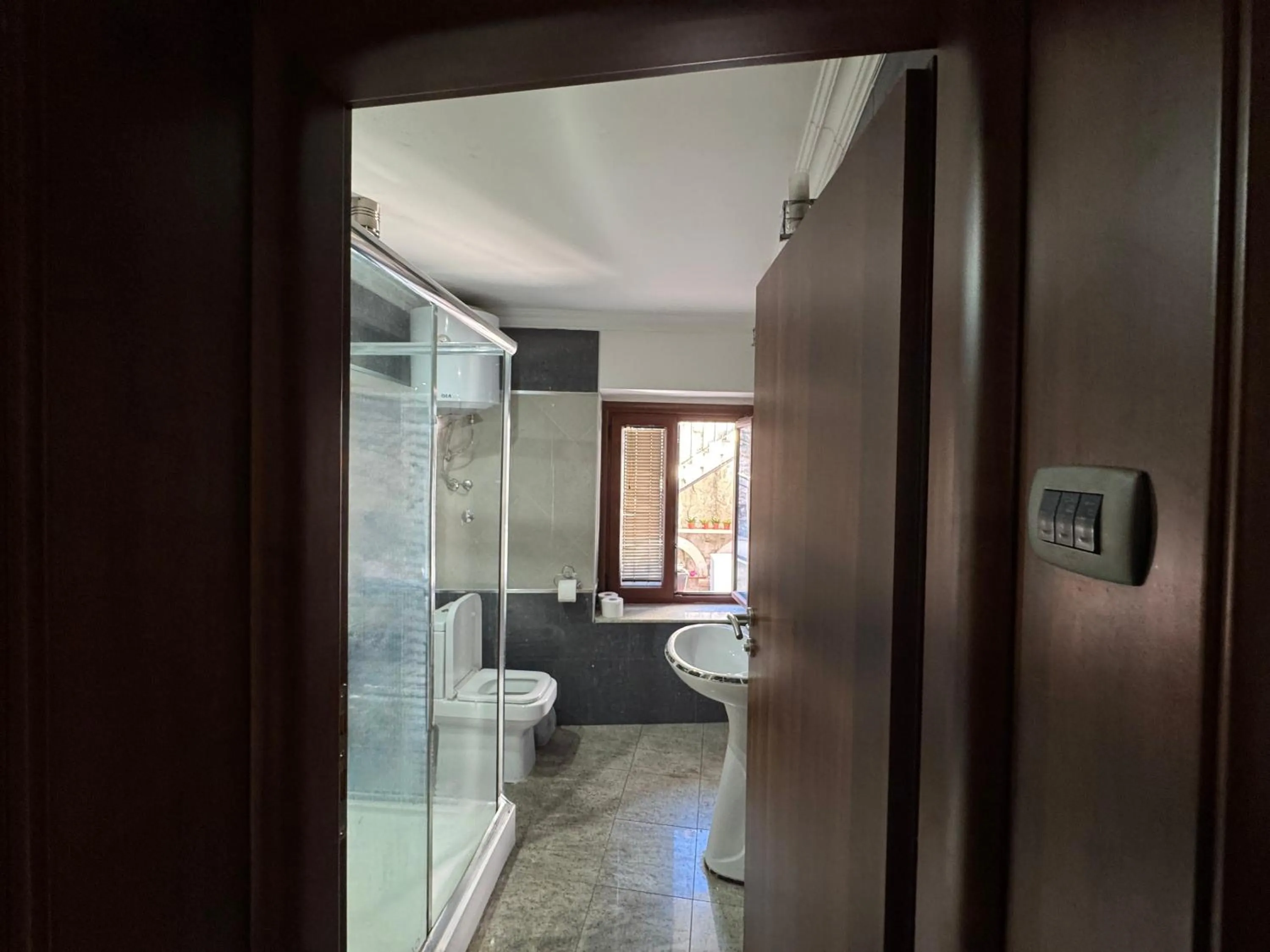 Shower in Vita Mundo