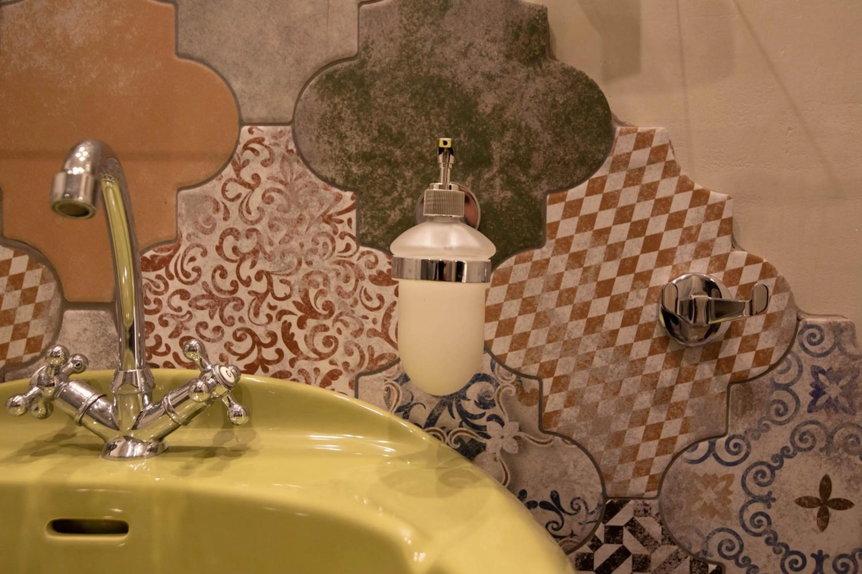 Toilet in Nidimos Hotel