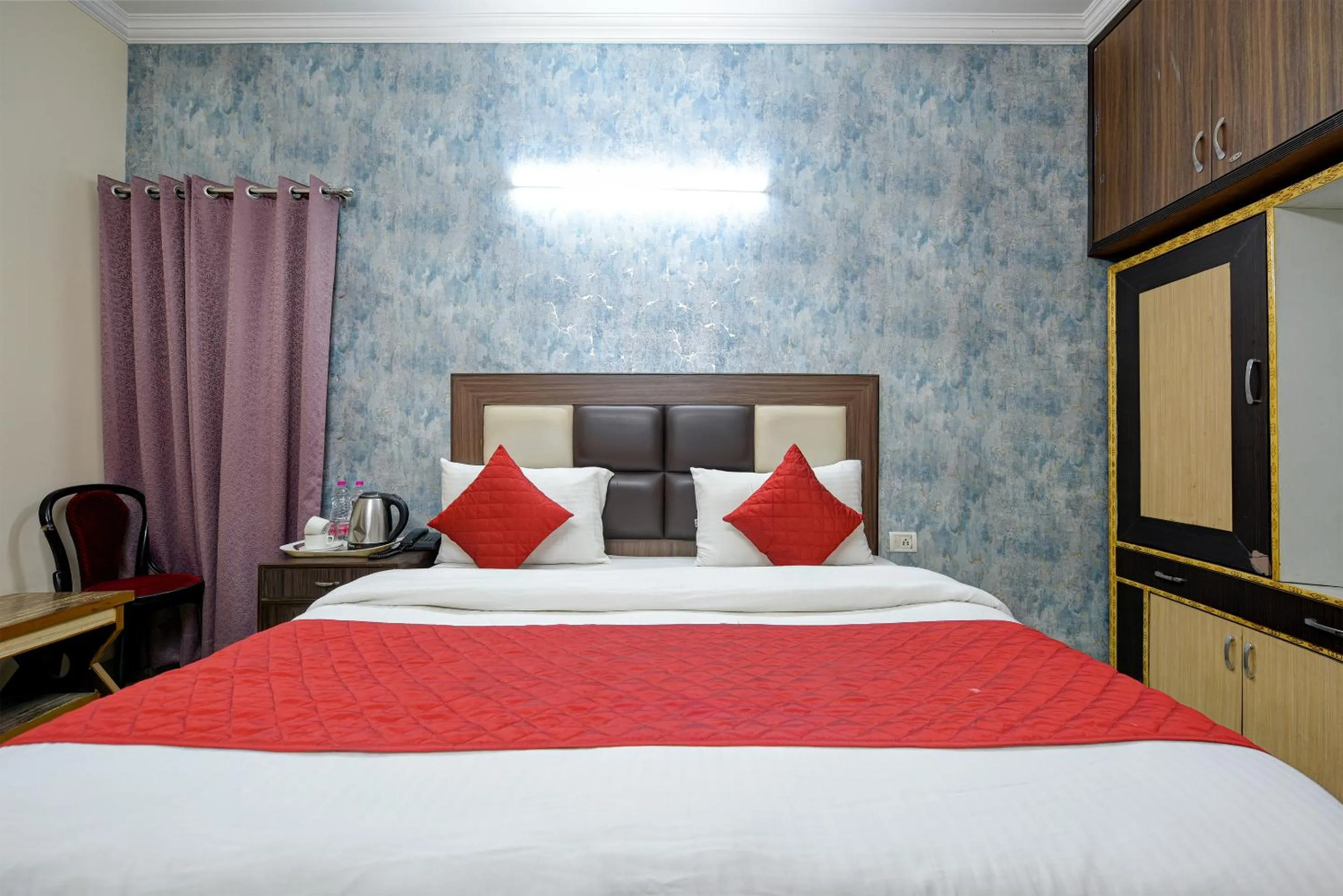 Bed in Hotel Mayank Plaza-Near IGI Airport Terminal-3