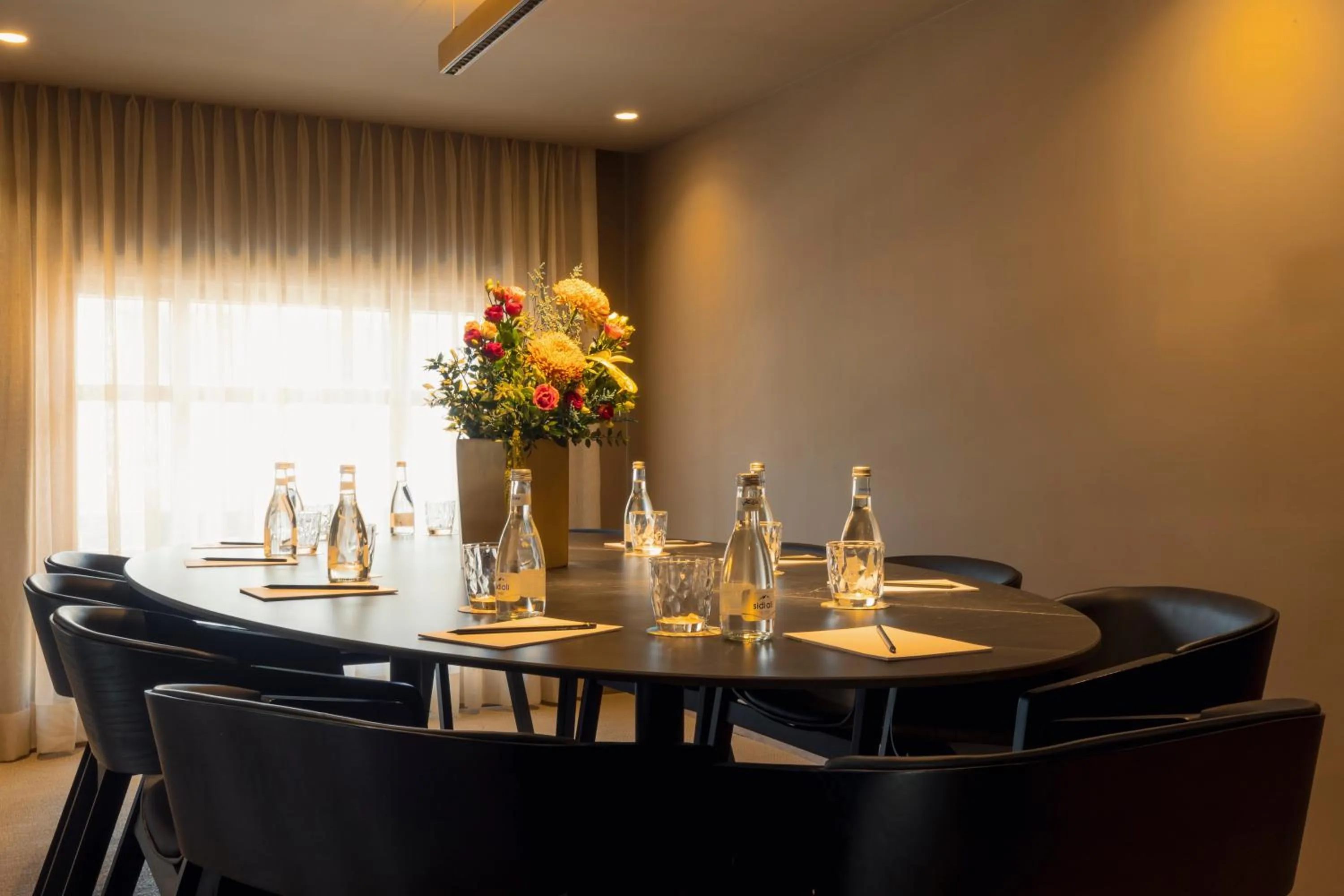 Meeting/conference room in Le Square By Onomo Collection