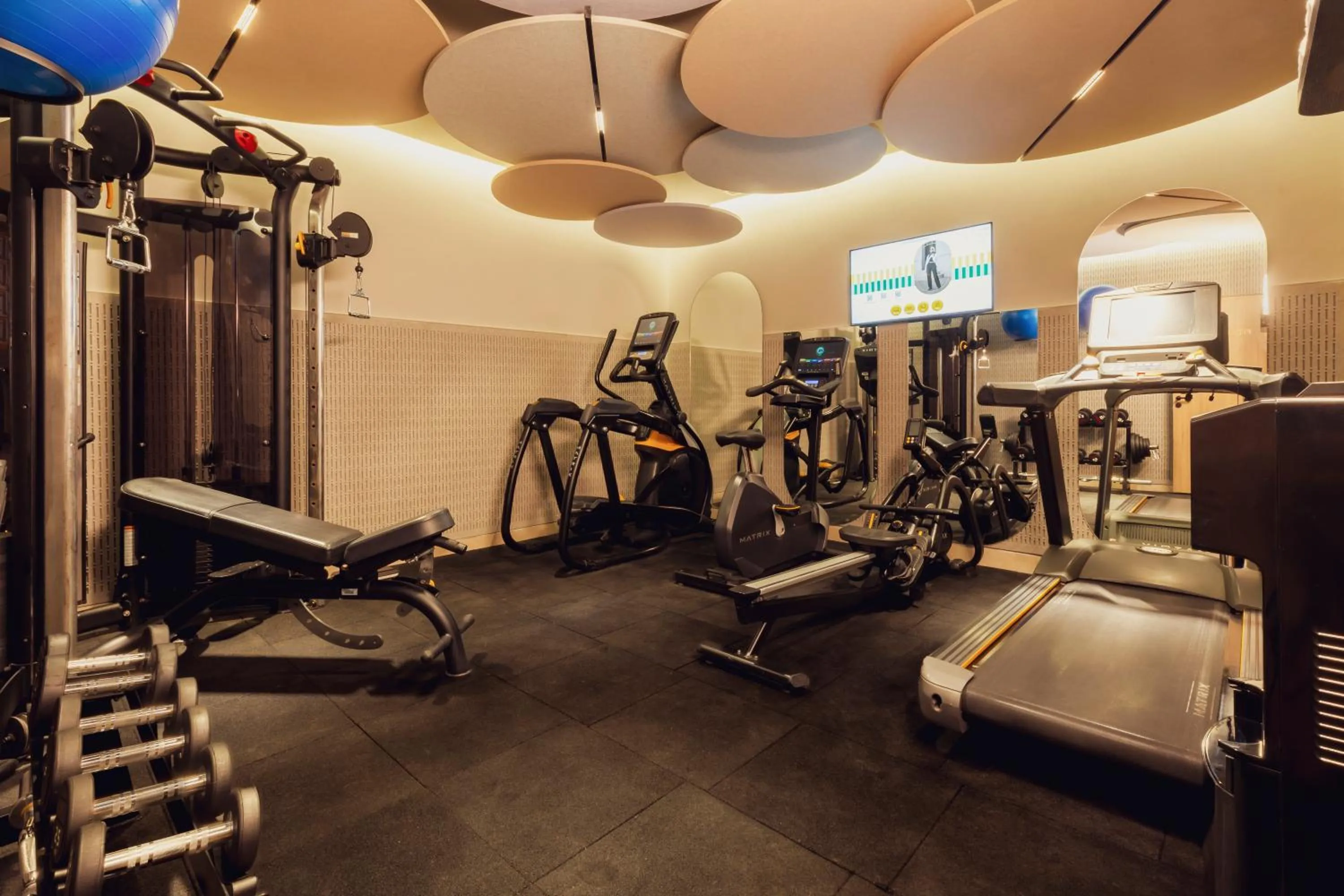 Fitness centre/facilities in Le Square By Onomo Collection