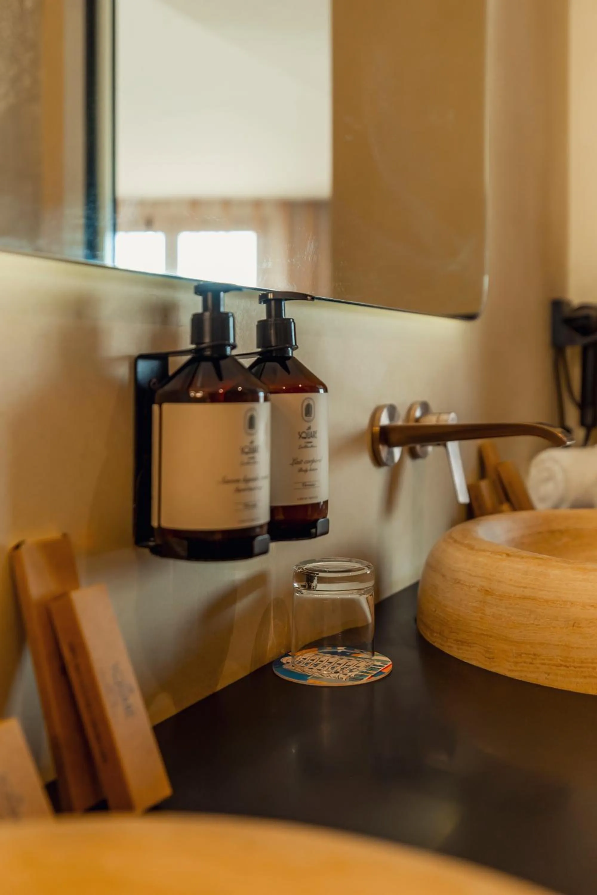 Bathroom, Bed in Le Square By Onomo Collection