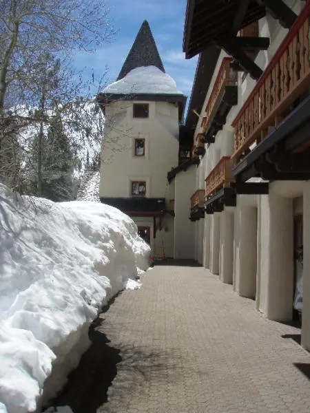 Facade/entrance in GetAways at Olympic Village Inn