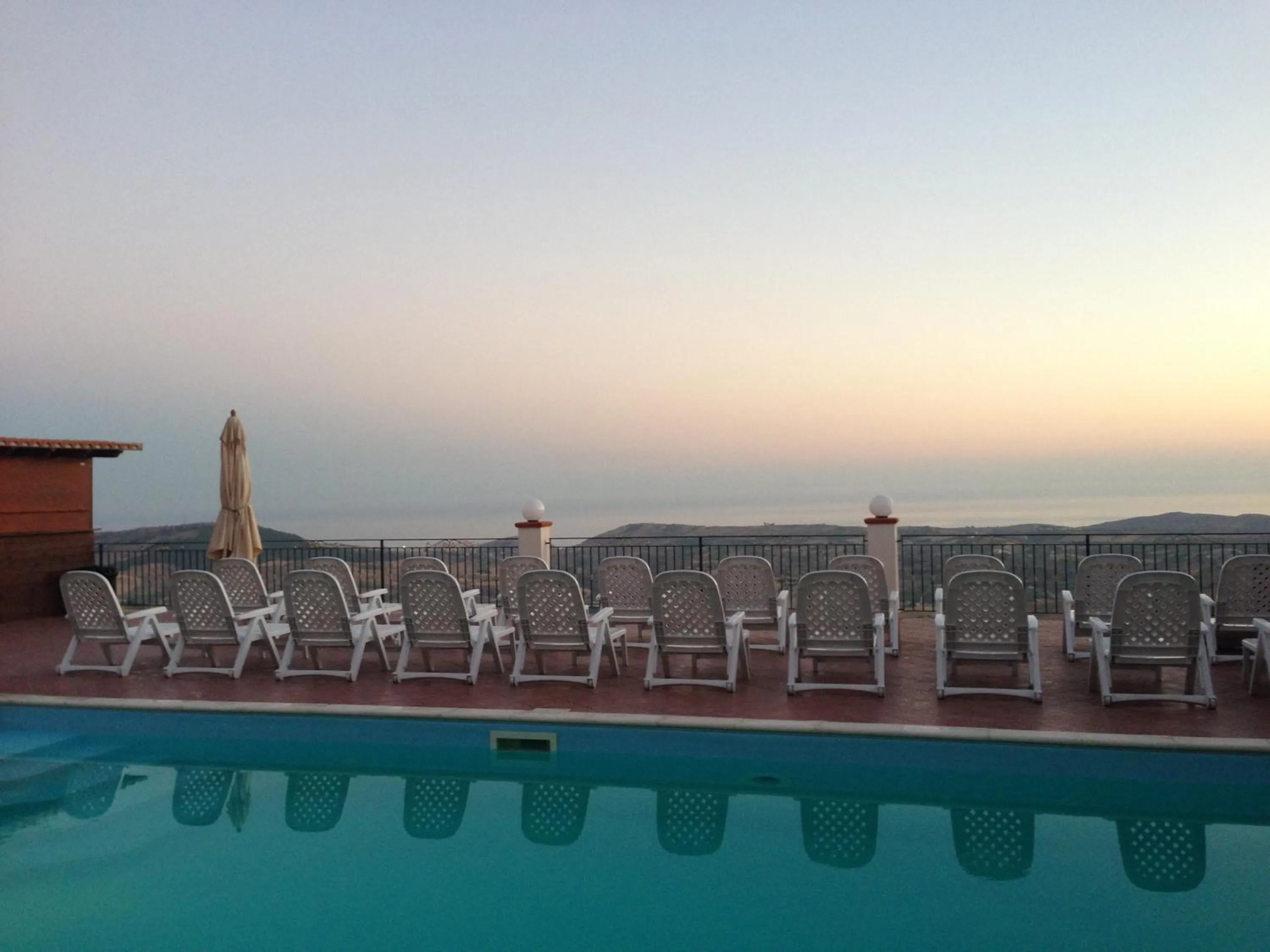 Swimming pool in B&B Montemare