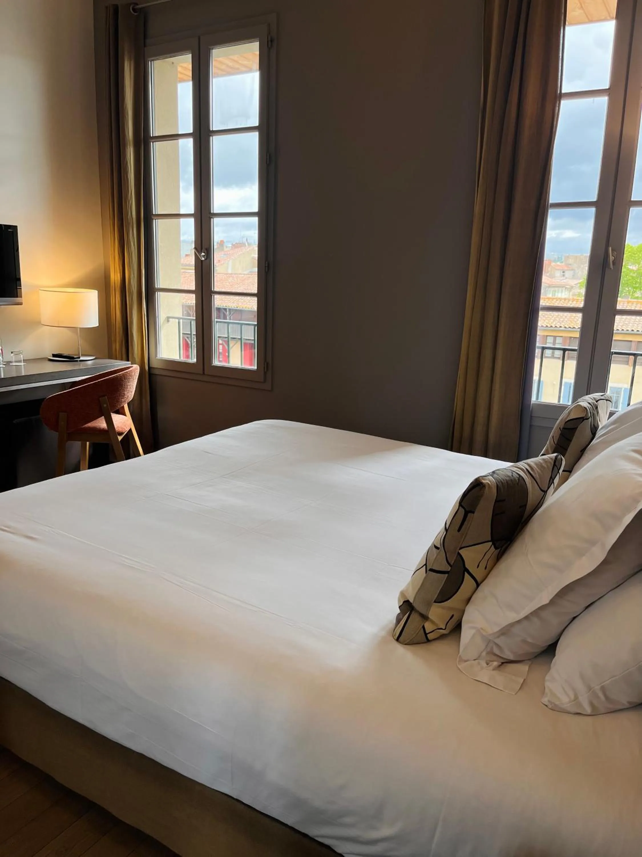 Bed in Grand Hotel de Castres