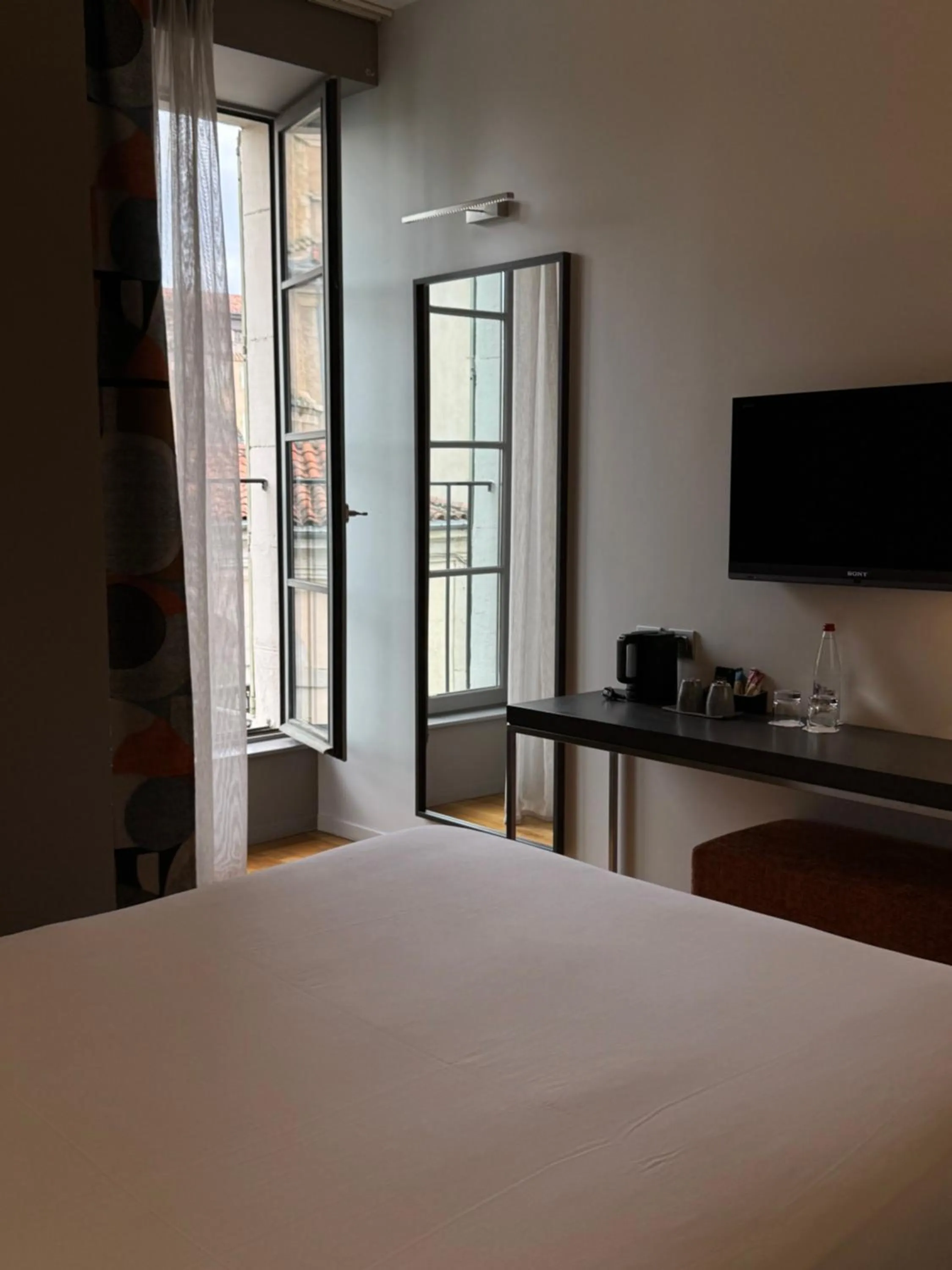 Bedroom, Bed in Grand Hotel de Castres