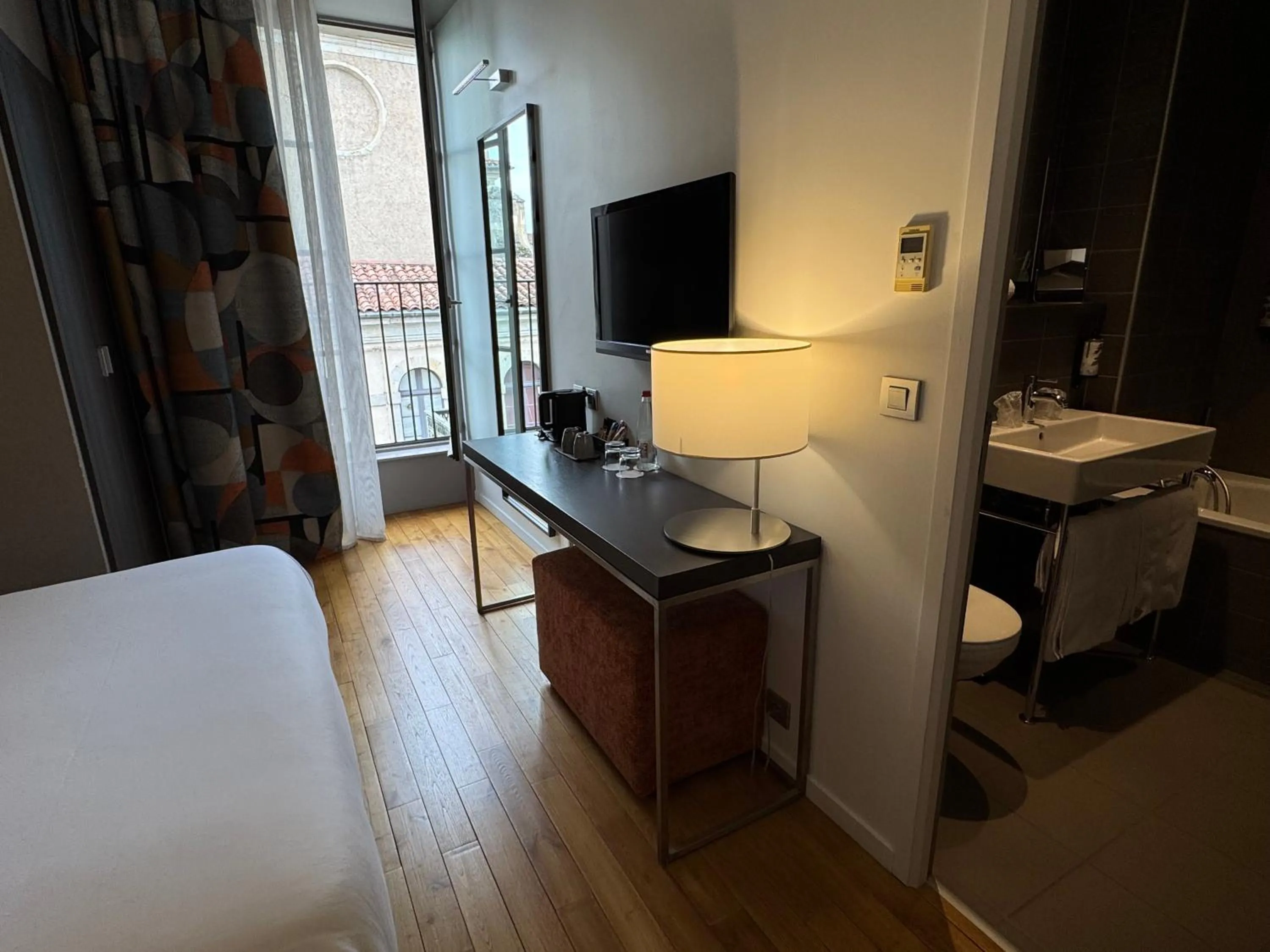 Photo of the whole room in Grand Hotel de Castres