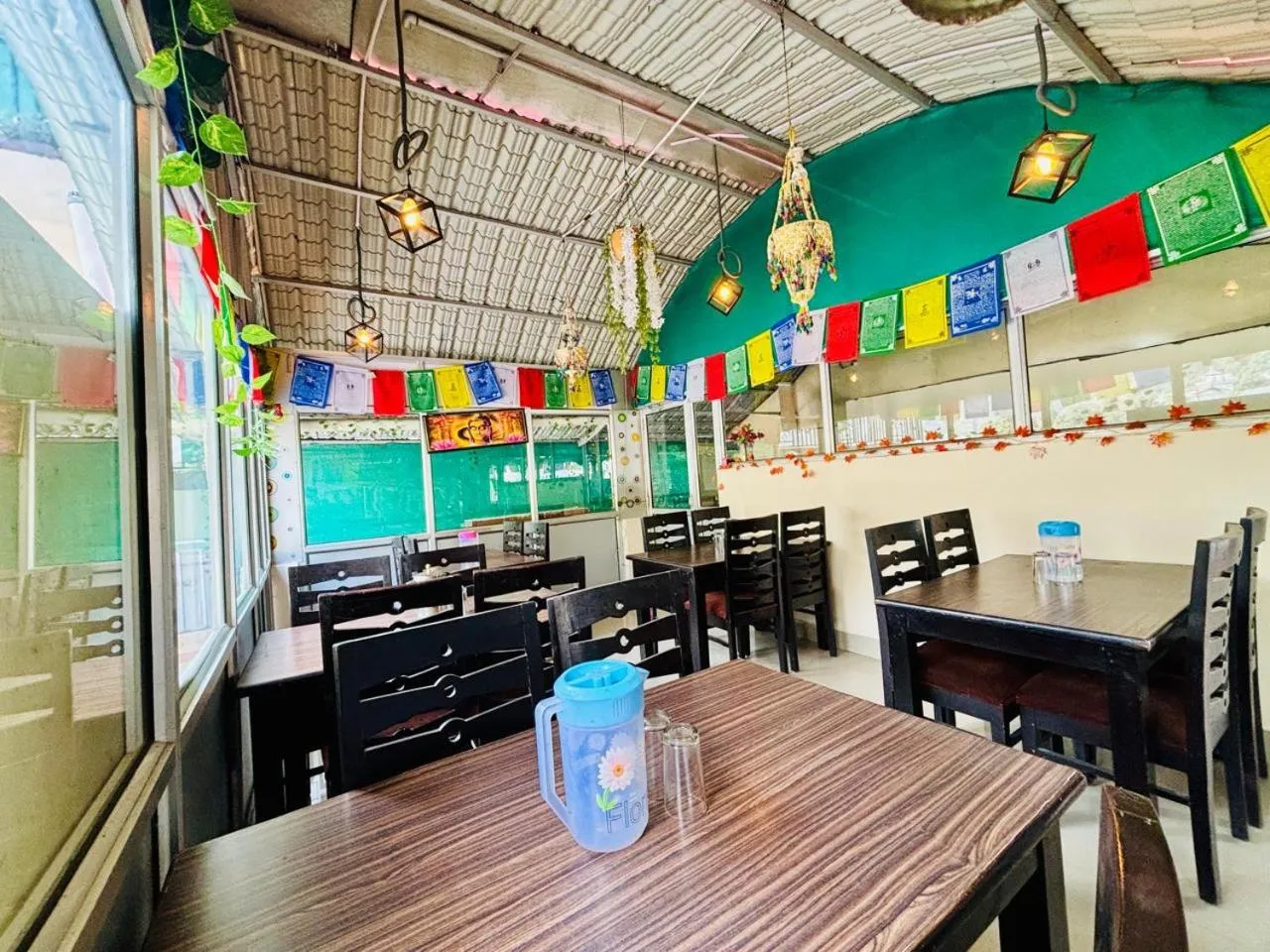 Restaurant/places to eat in Hotel Kumar Residency