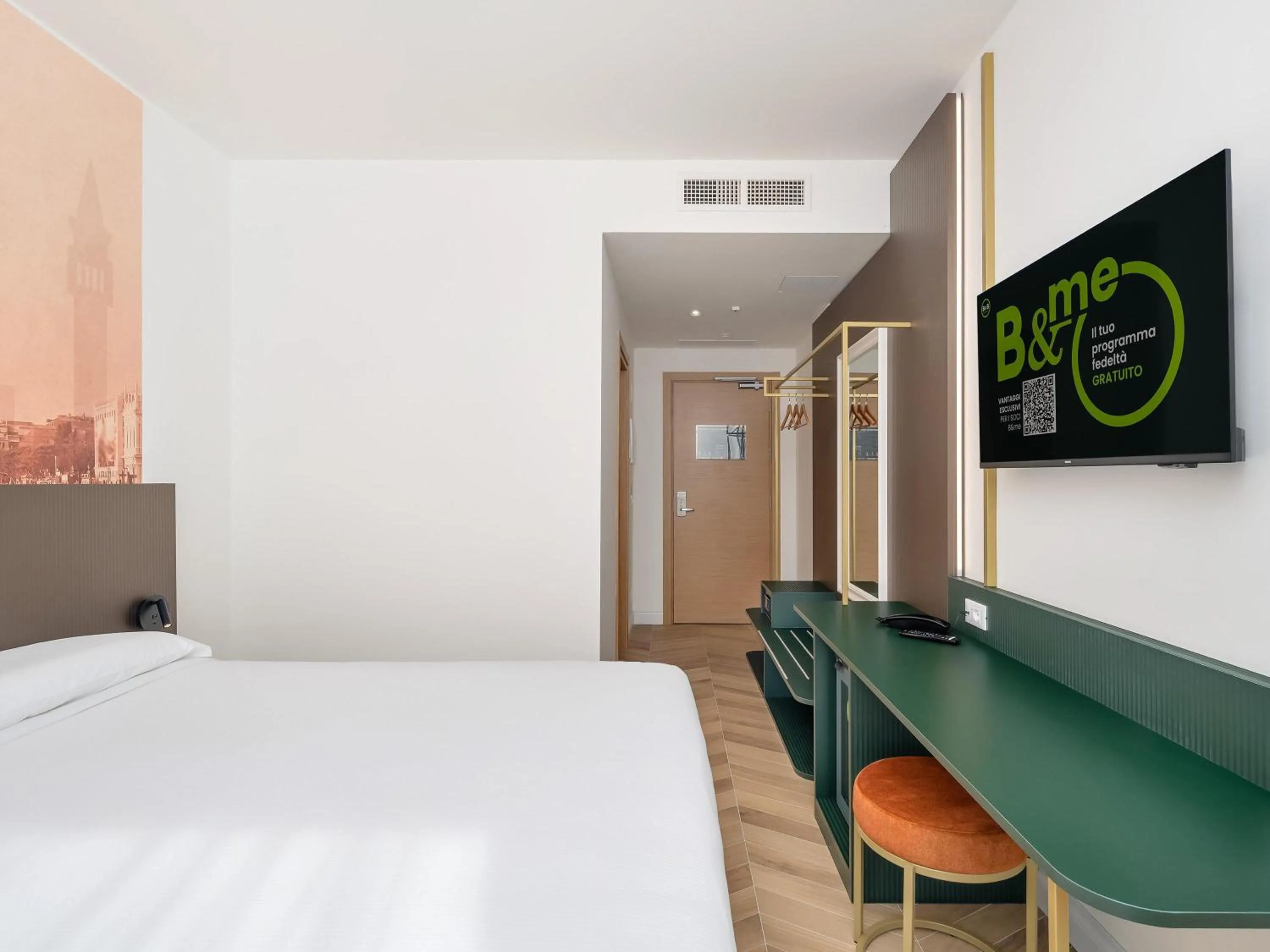 Photo of the whole room, Bed in B&B HOTEL Venezia Laguna