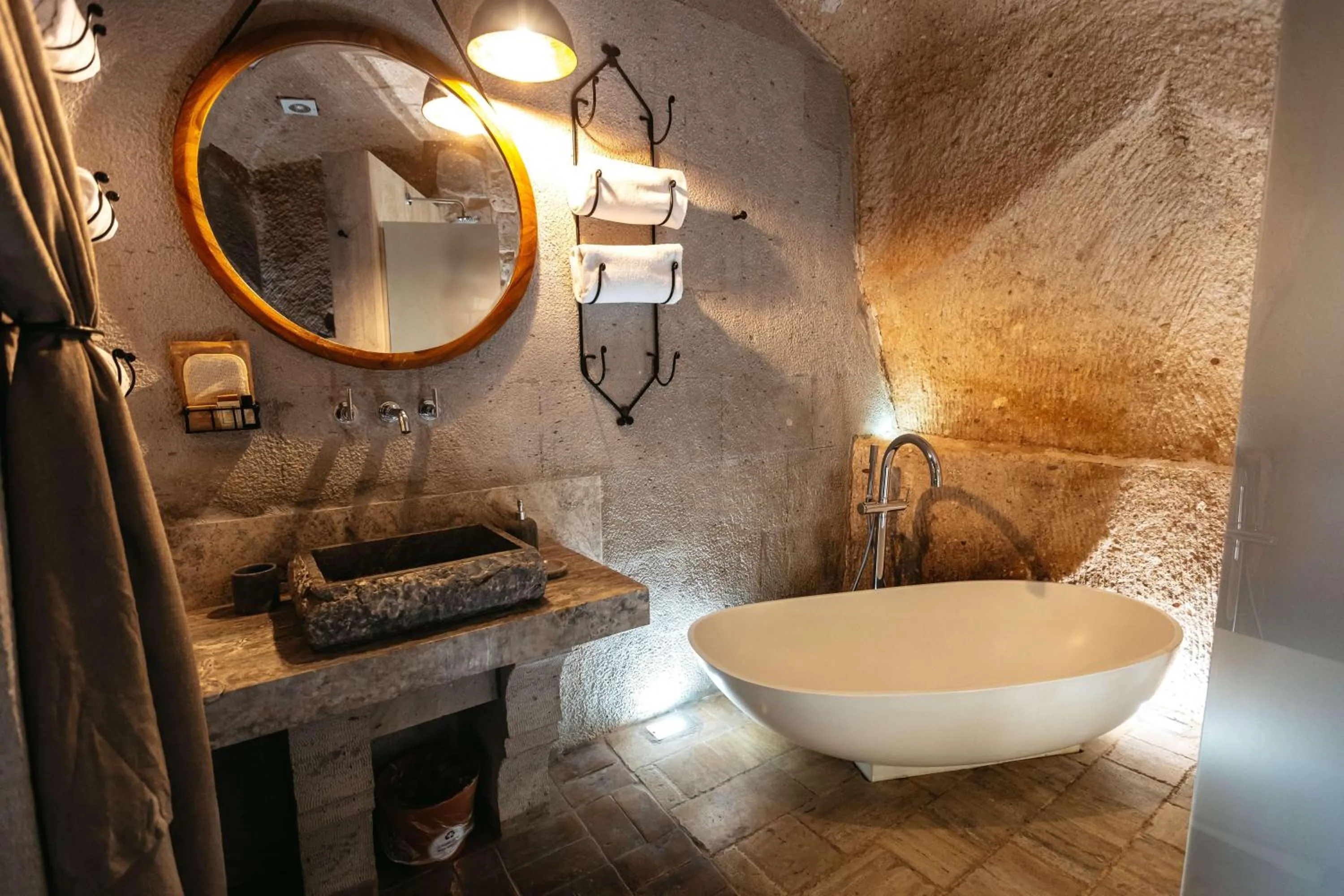 Bathroom in Millstone Cave Suites Hotel