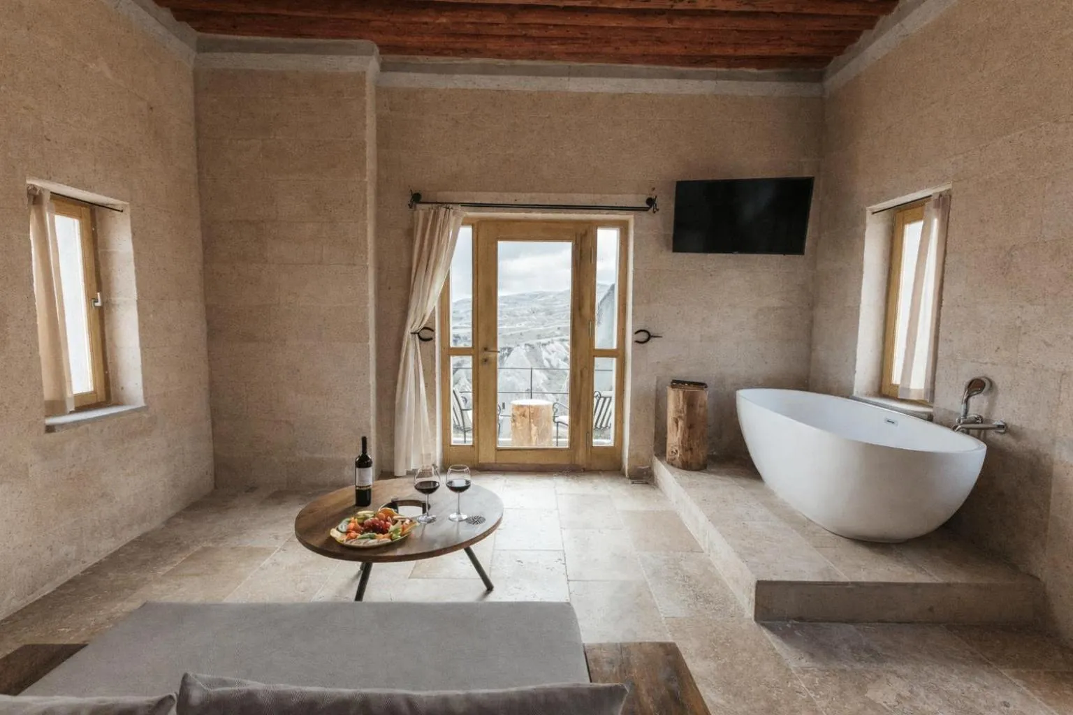 Balcony/Terrace in Millstone Cave Suites Hotel