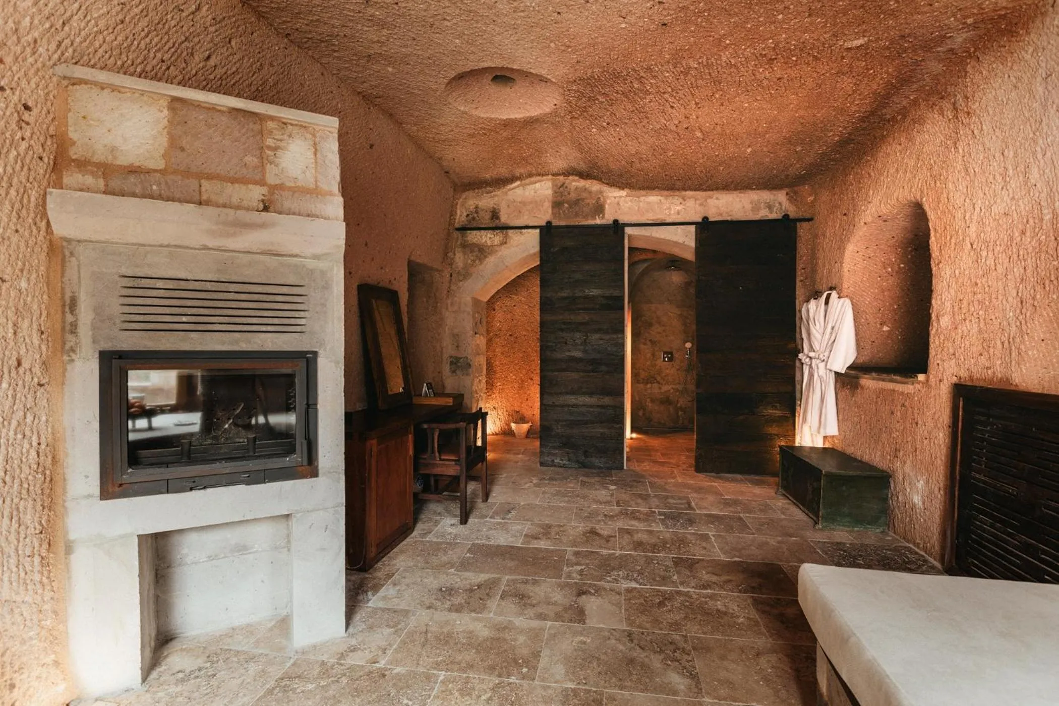 Bathroom in Millstone Cave Suites Hotel