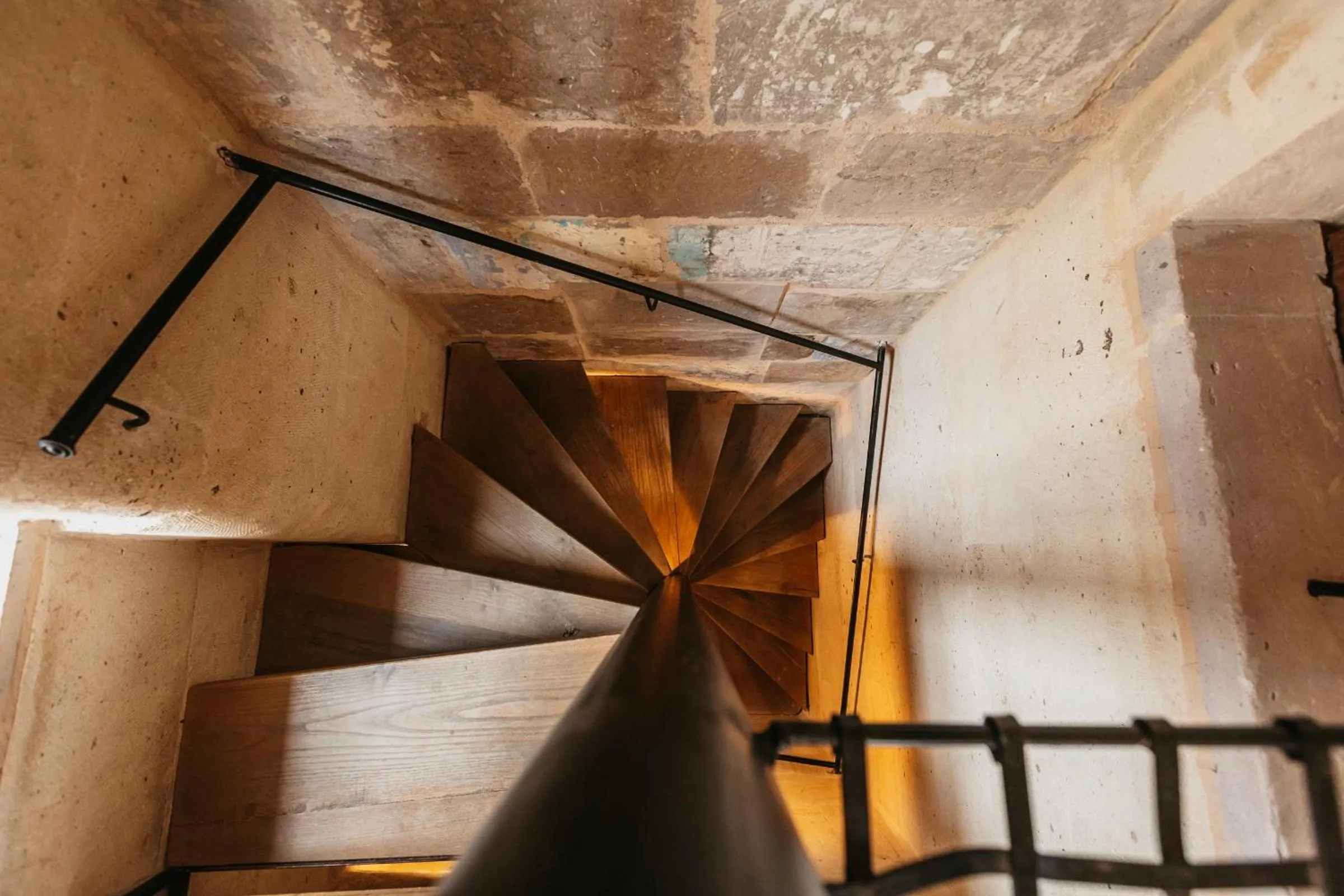 Photo of the whole room in Millstone Cave Suites Hotel