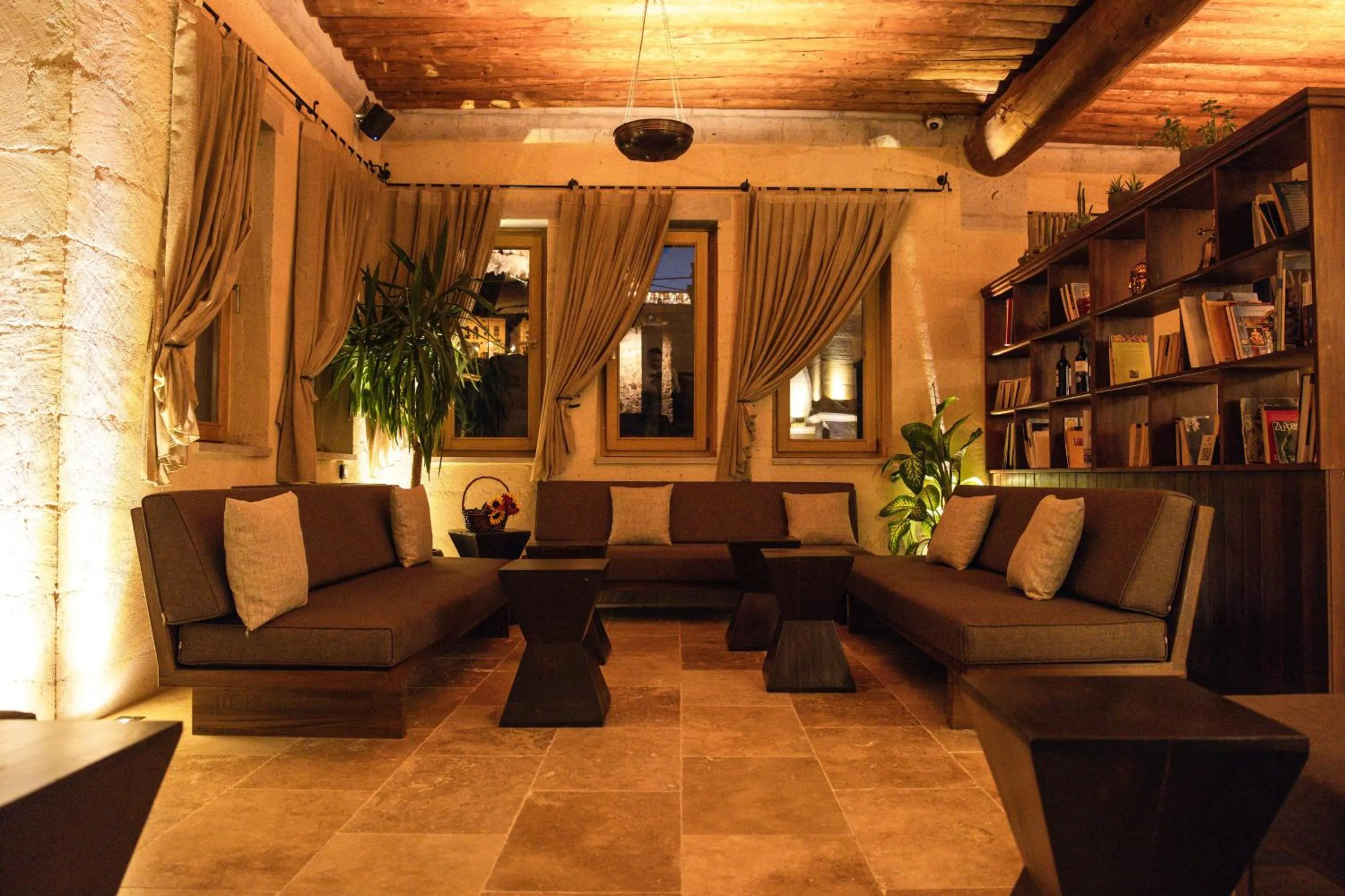 Lobby or reception in Millstone Cave Suites Hotel