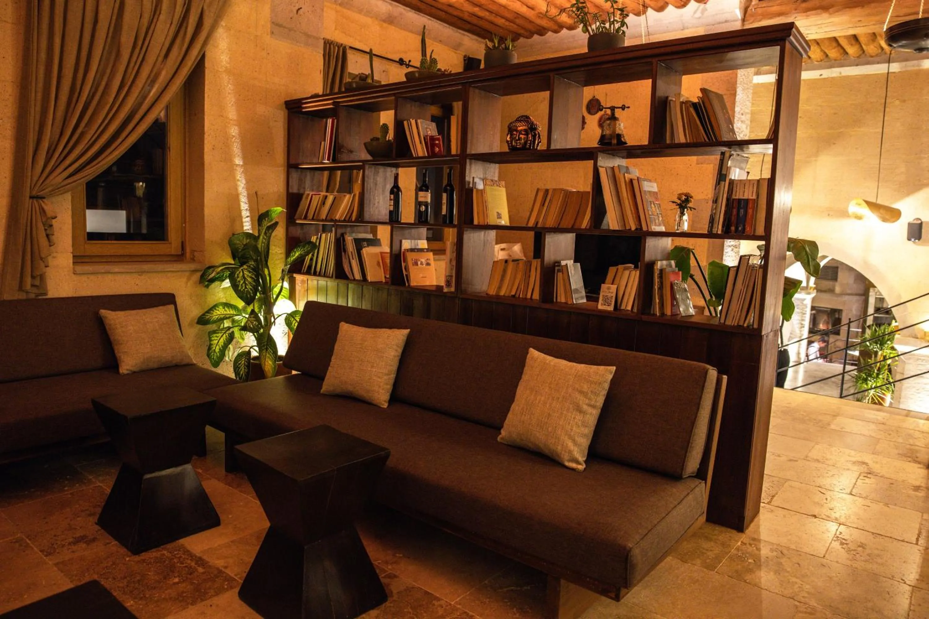 Lobby or reception in Millstone Cave Suites Hotel