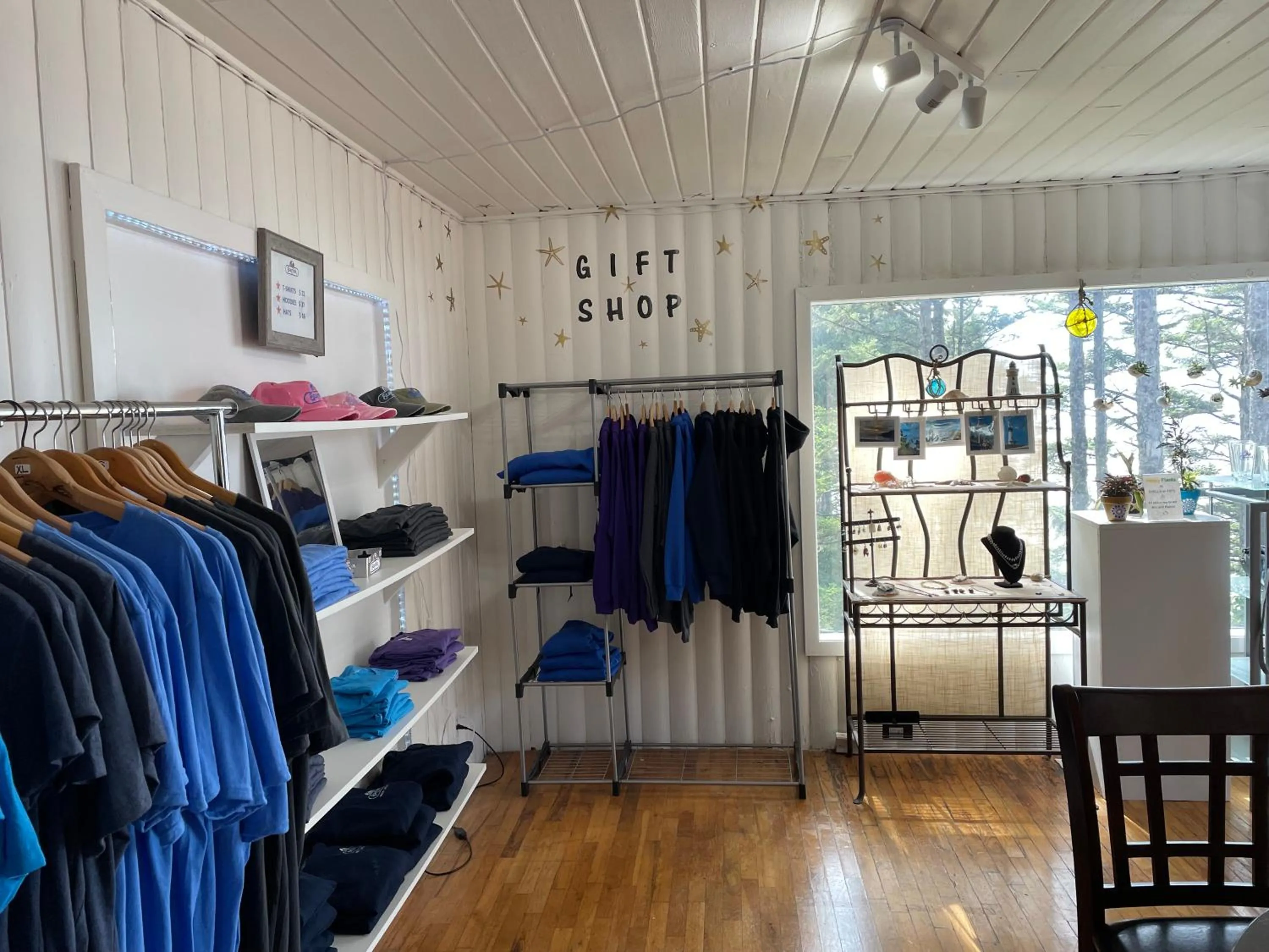 On-site shops in Starfish Point