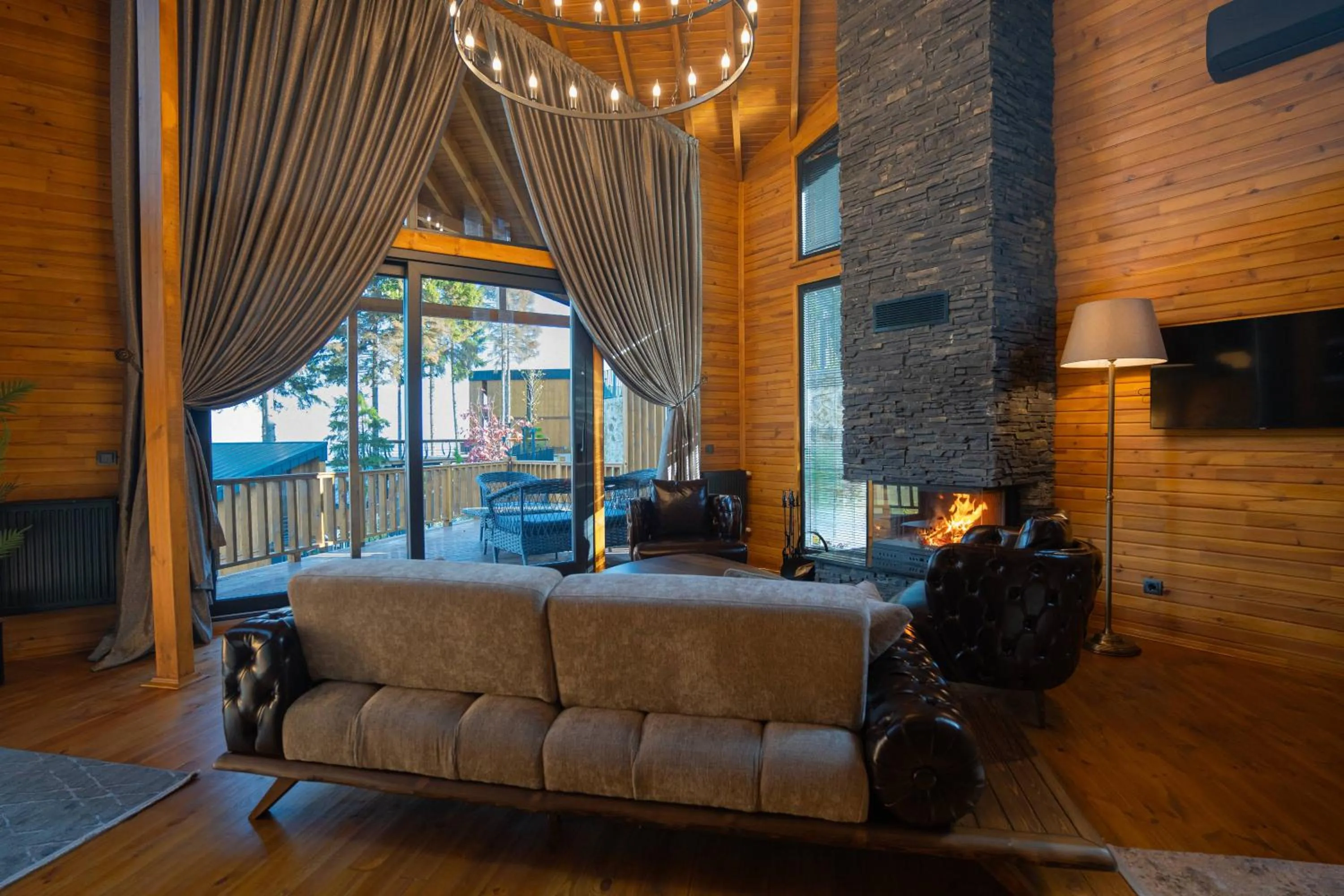 TV and multimedia in Mağmat Resort & Bungalows