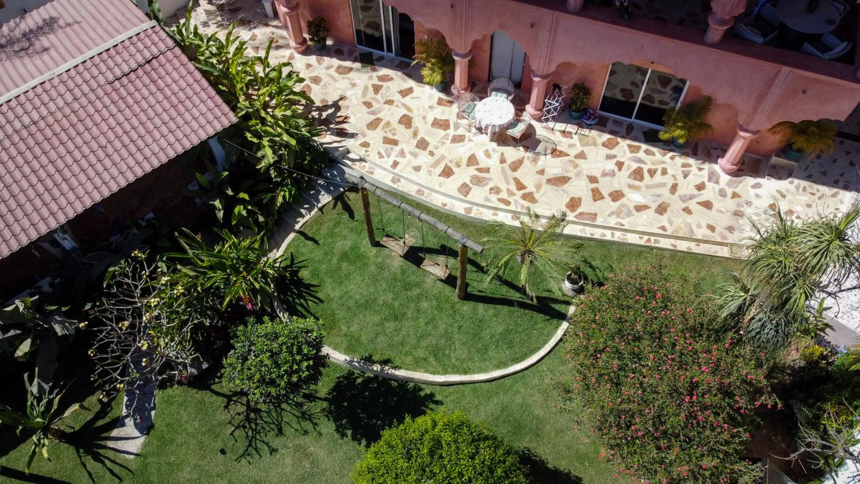 Garden in Nomada Wellness Hotel