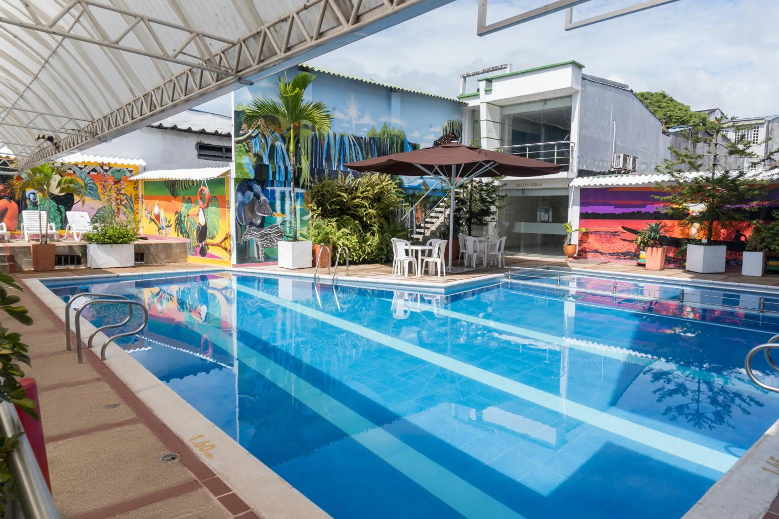 Swimming pool in Hotel Caquetá Real HSC