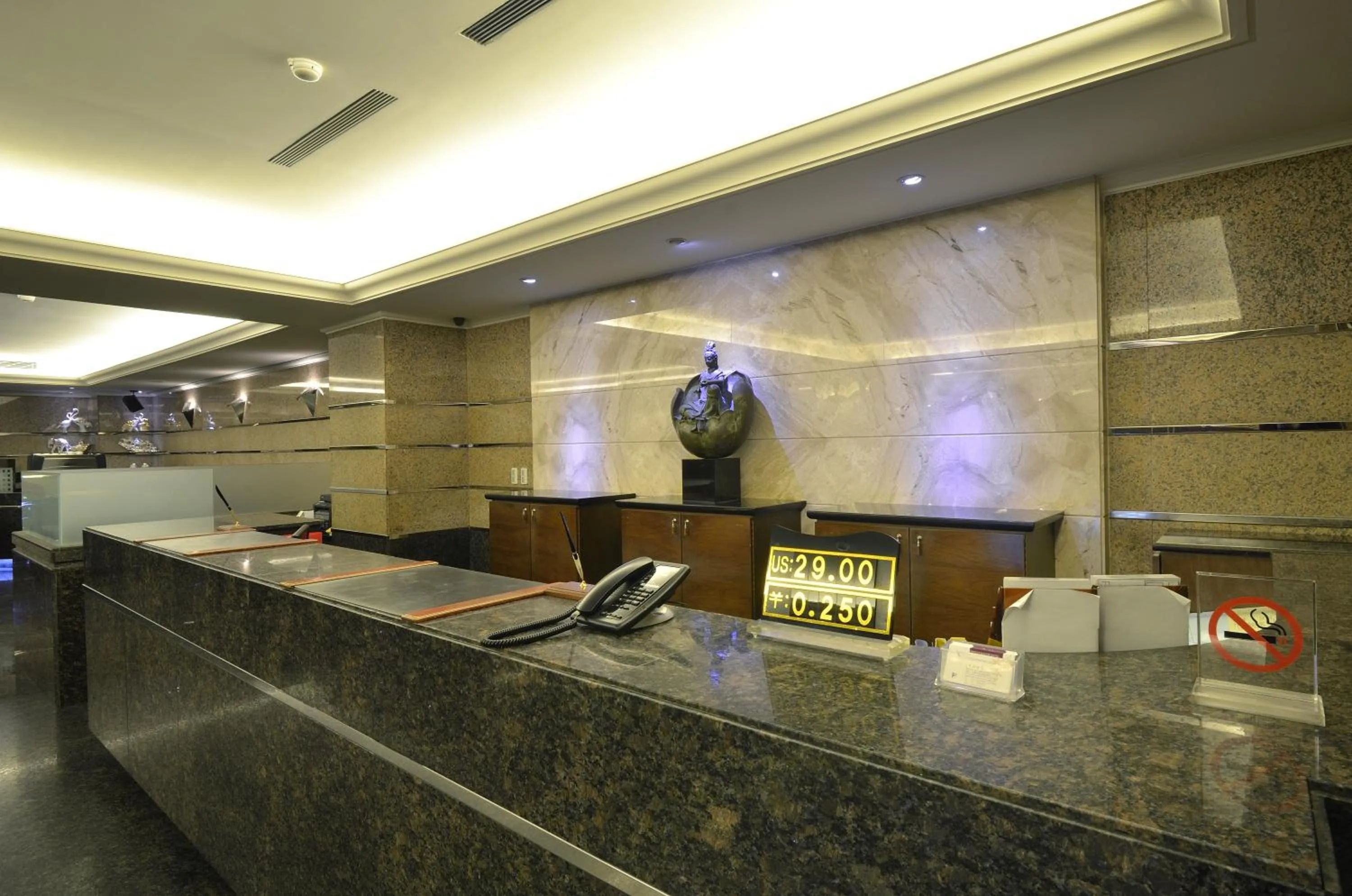 Lobby or reception in Hi-YES HOTEL TAOYUAN