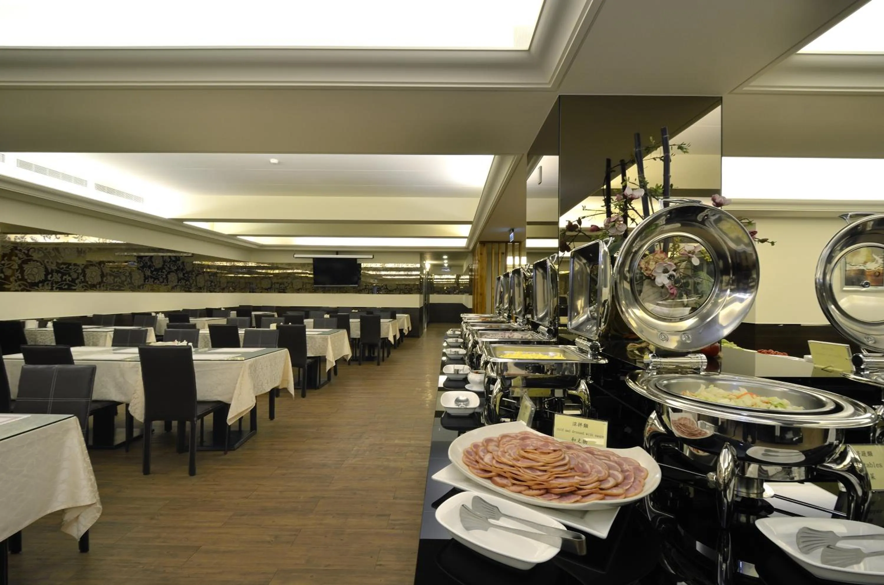 Restaurant/places to eat in Hi-YES HOTEL TAOYUAN