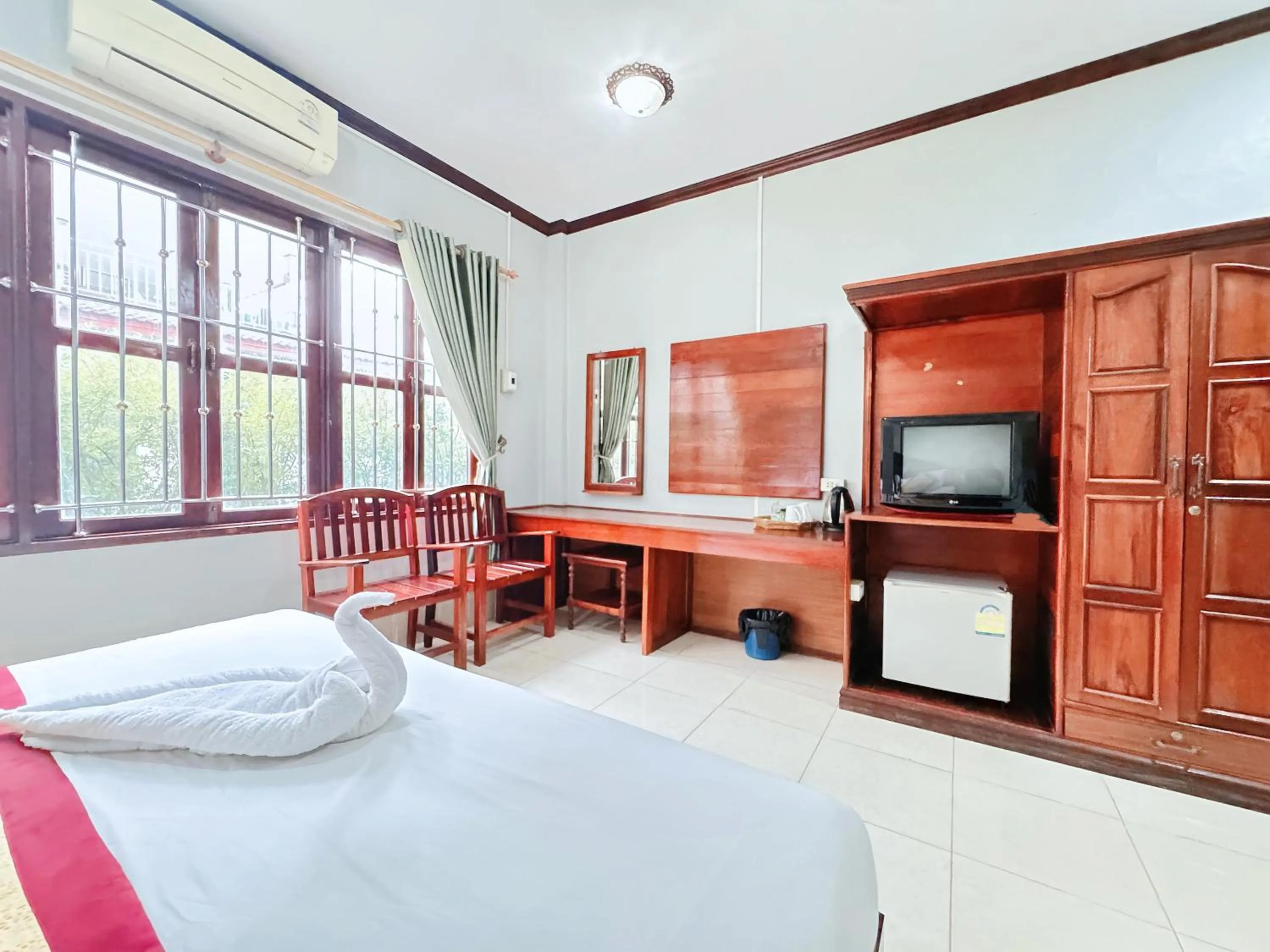 Bed in Khampaseuth Hotel