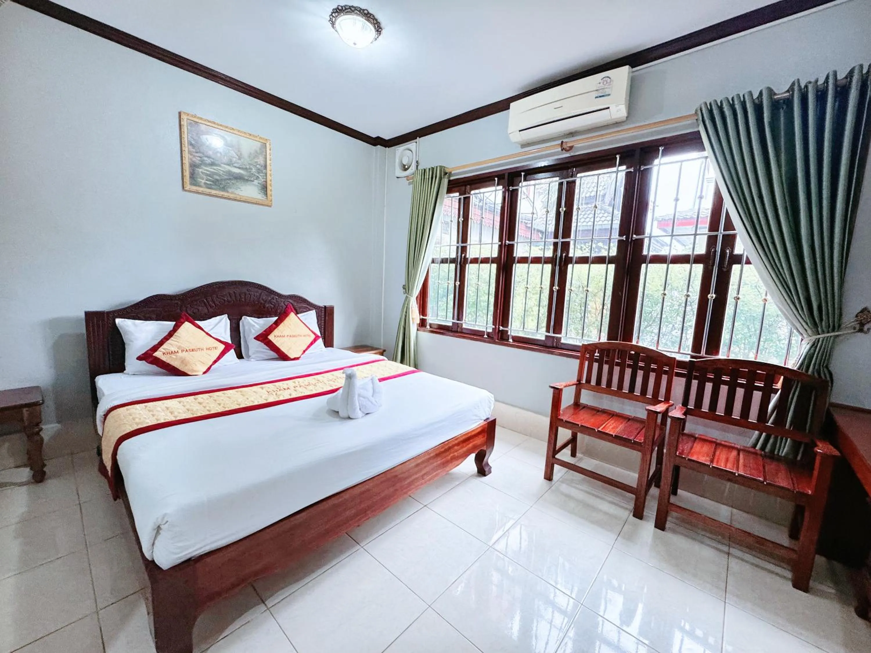 Bed in Khampaseuth Hotel