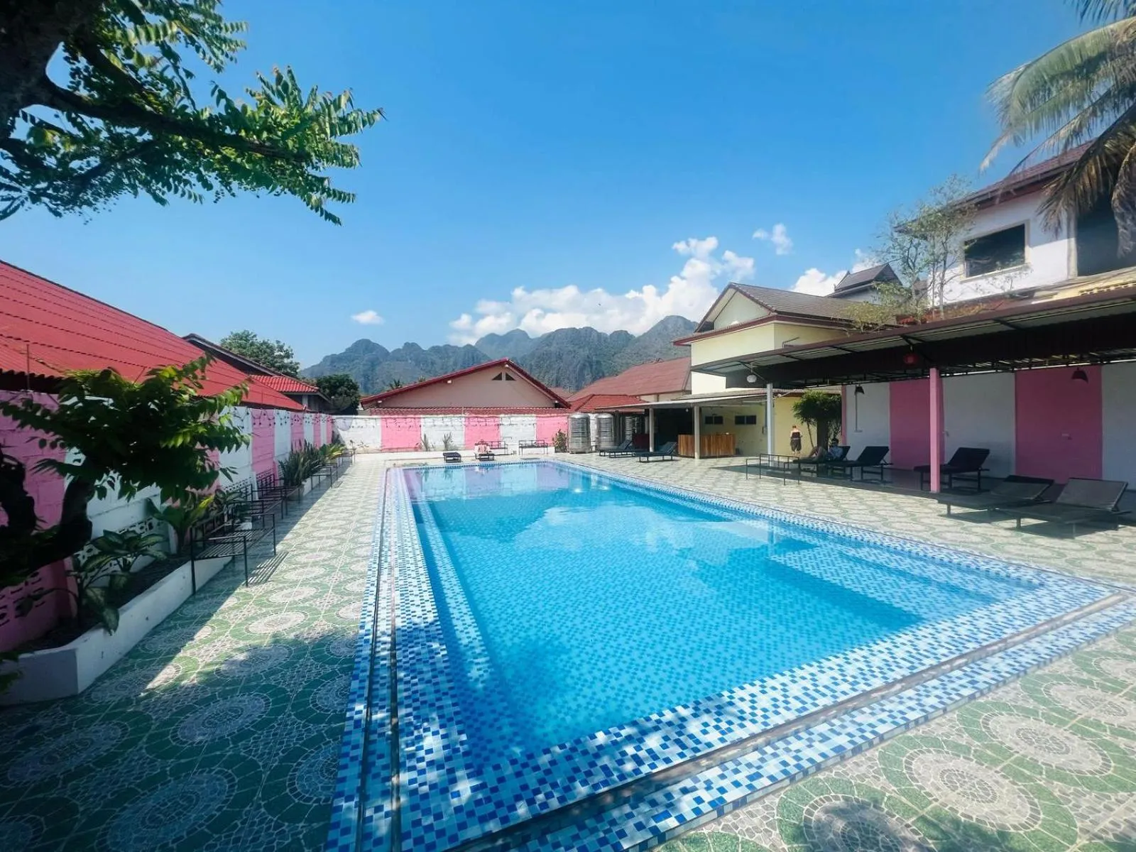 Garden view in Khampaseuth Hotel