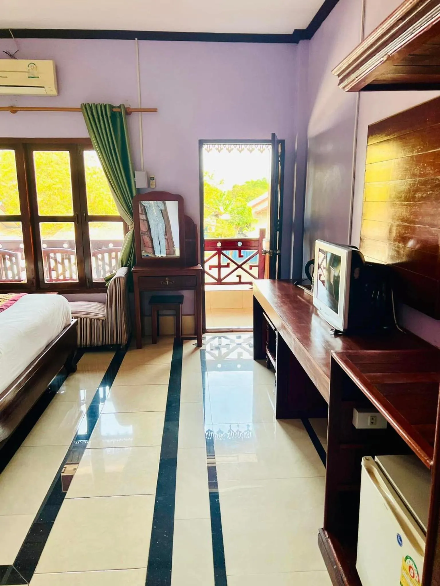 Bed in Khampaseuth Hotel