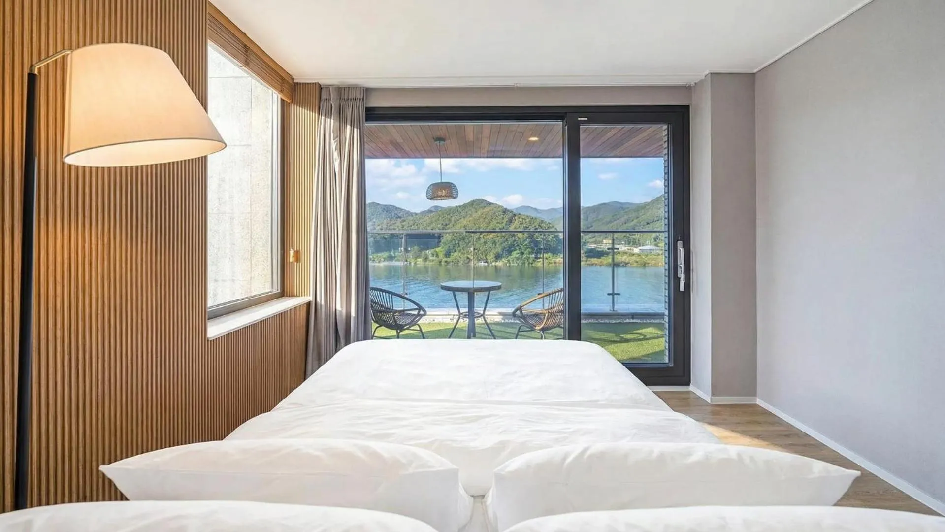 Property building, Bed in Gapyeong Laputa Resort