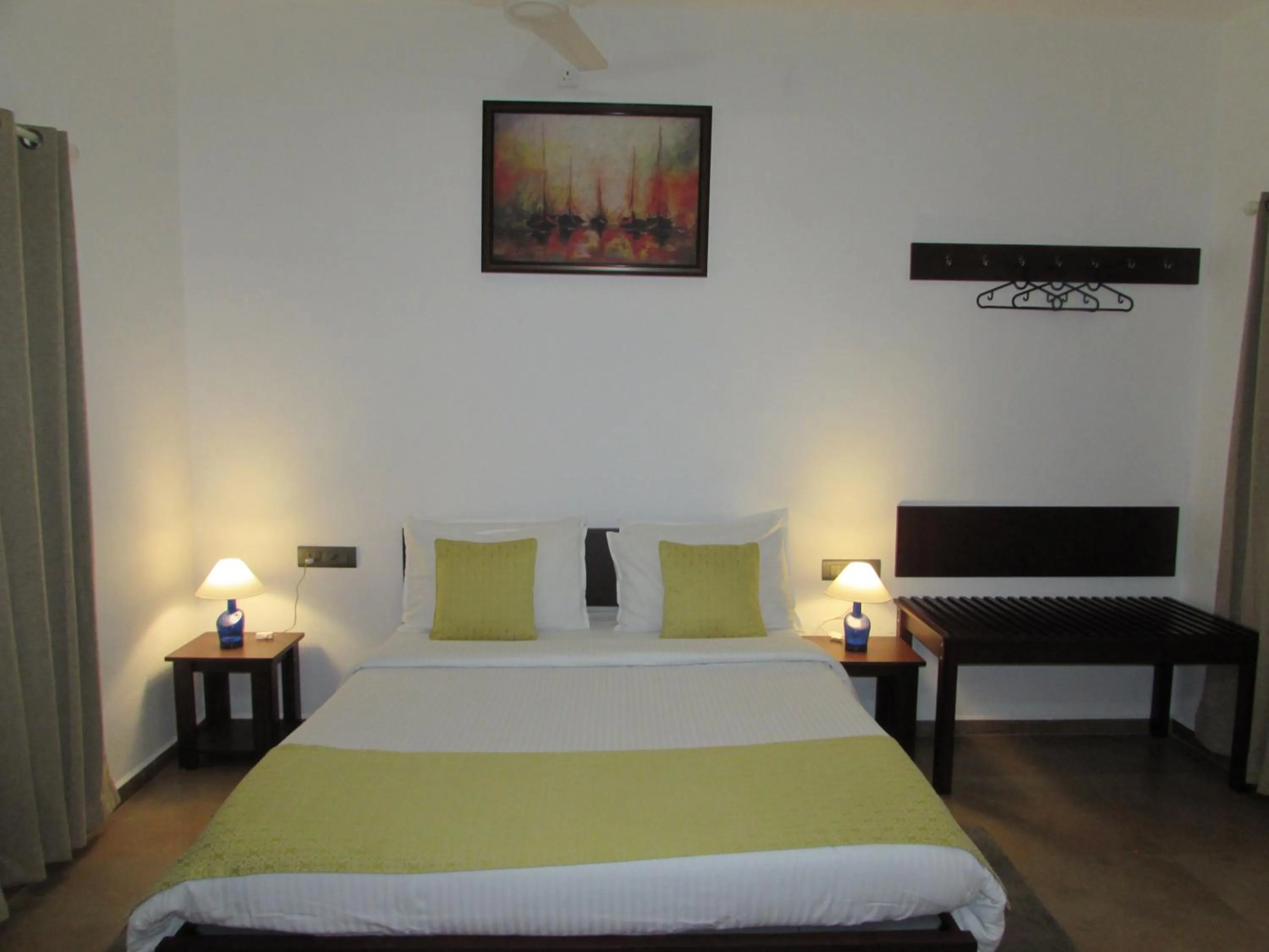 Bedroom, Bed in Falcon Crest