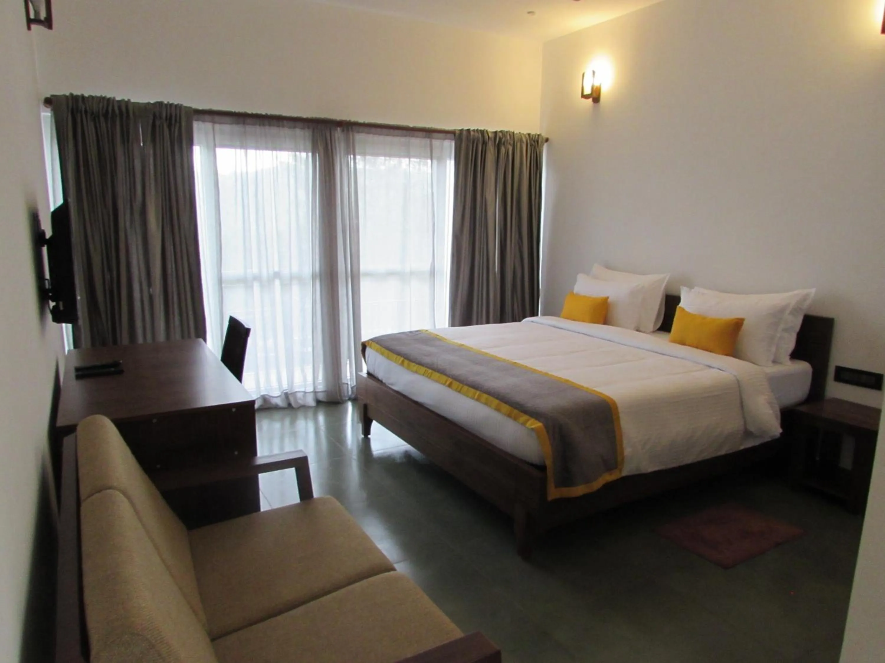 Bedroom, Bed in Falcon Crest