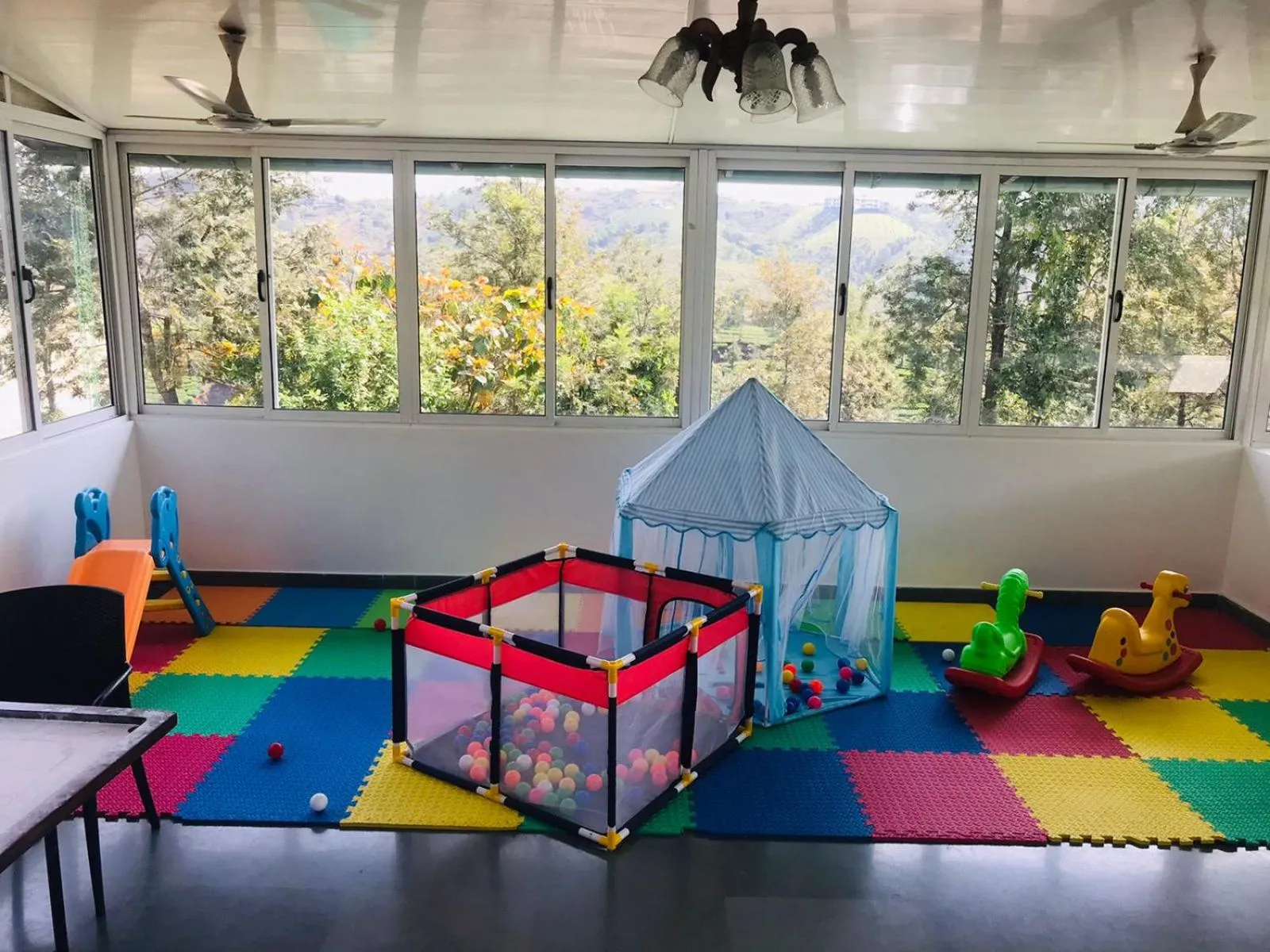 Kids's club in Falcon Crest