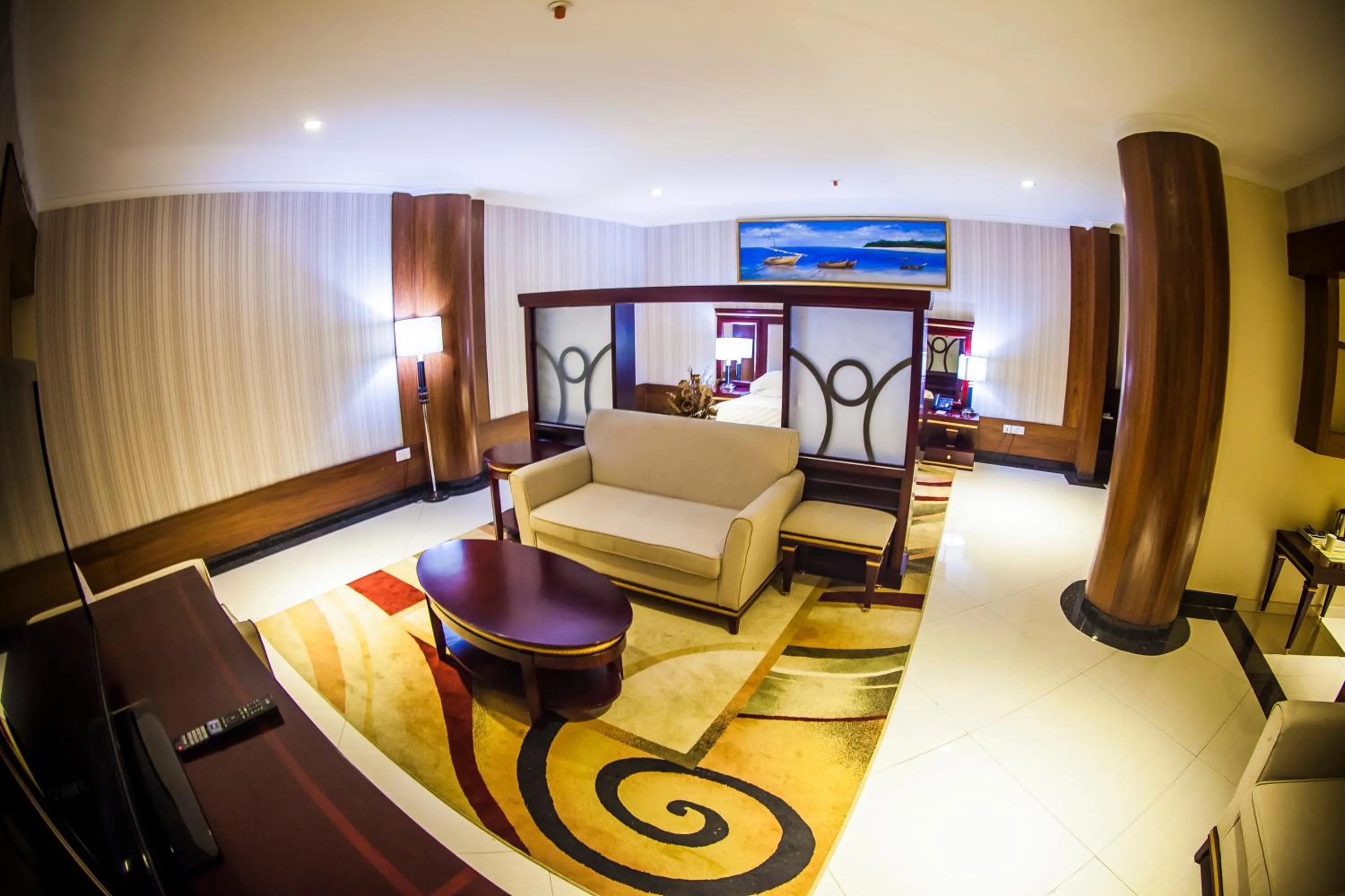 Photo of the whole room in Peacock Hotel