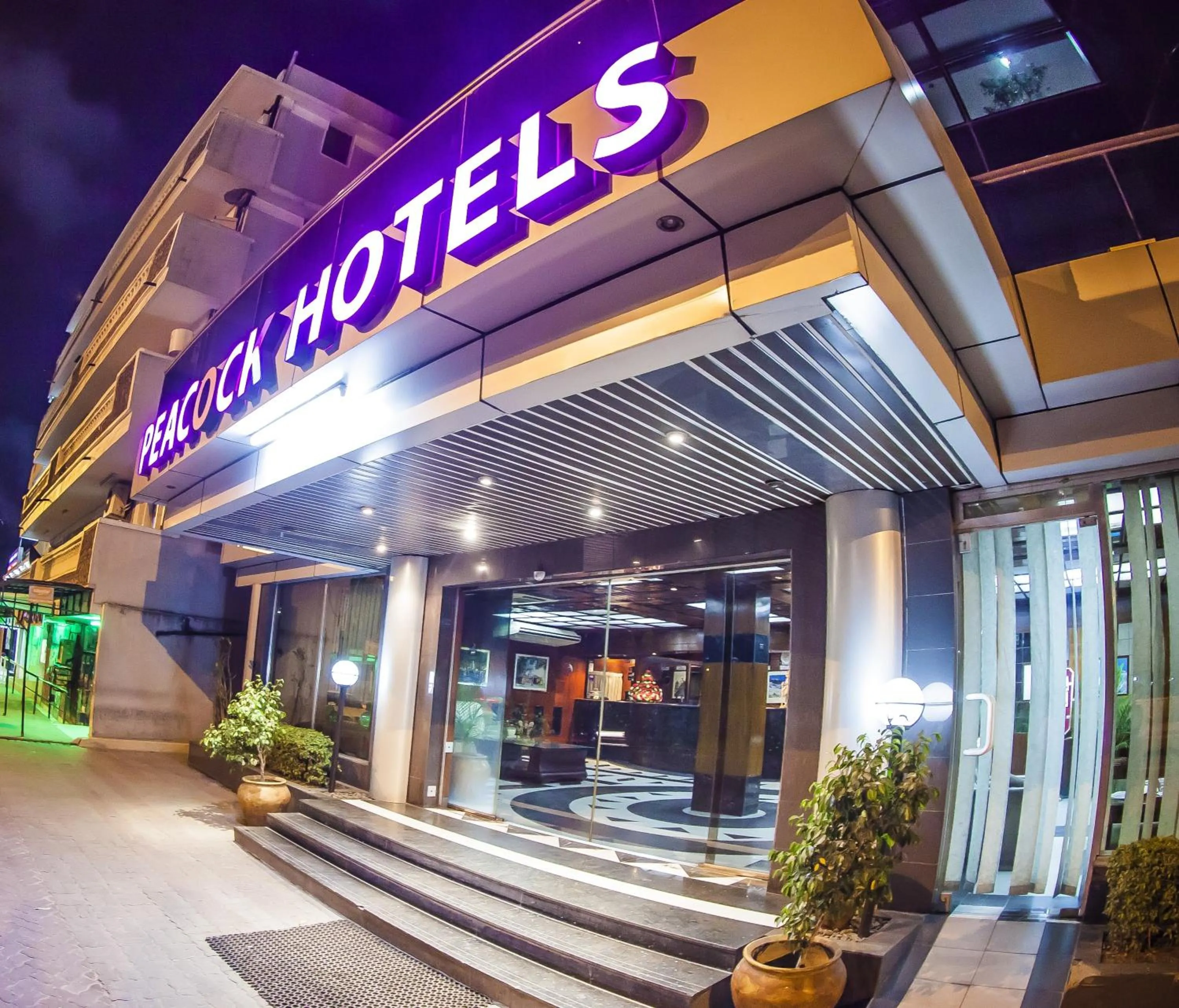 Facade/entrance in Peacock Hotel