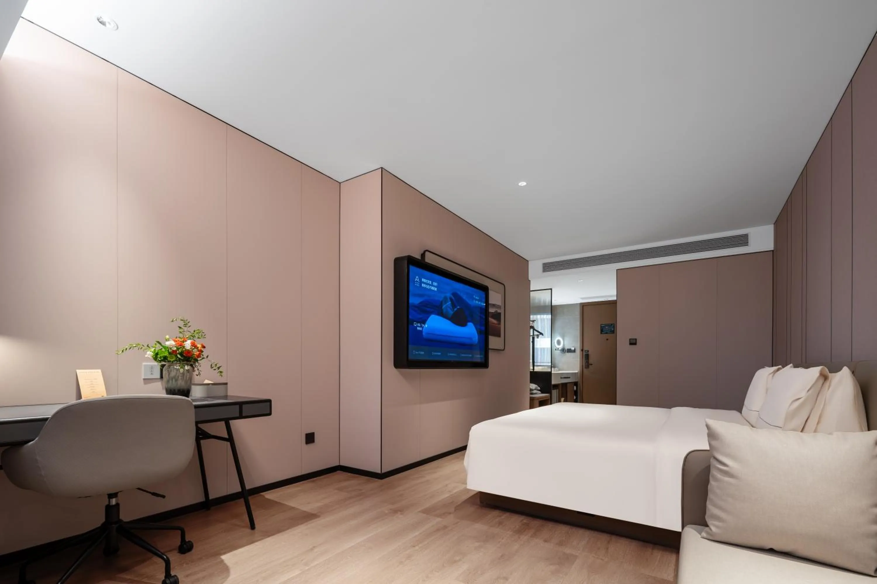 Bed in Atour Hotel Chongqing Jiangbei Airport Huanshan Park