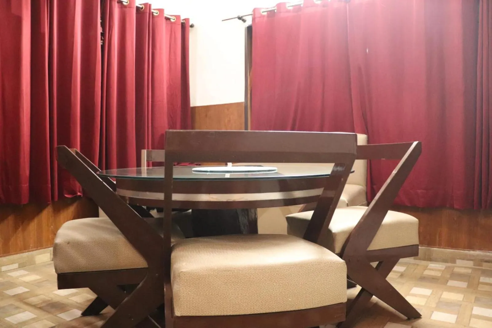 Living room in Deodar Cottage - 3BHK Villa by DeodarStays