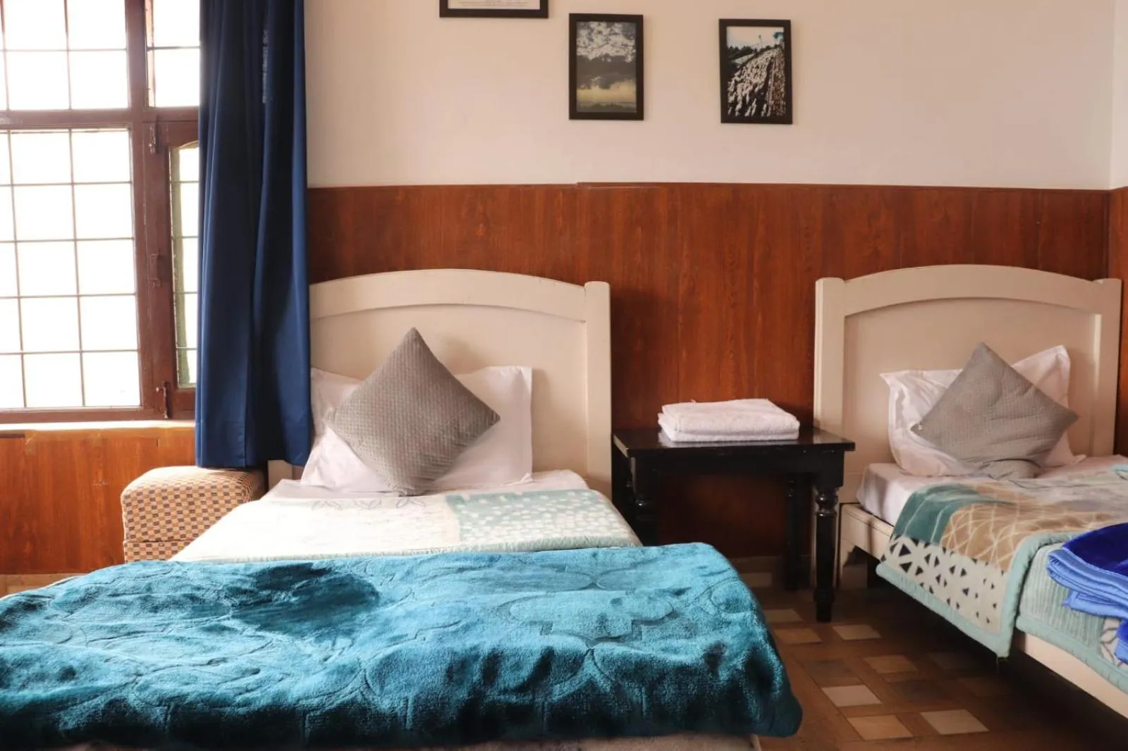 Bed in Deodar Cottage - 3BHK Villa by DeodarStays