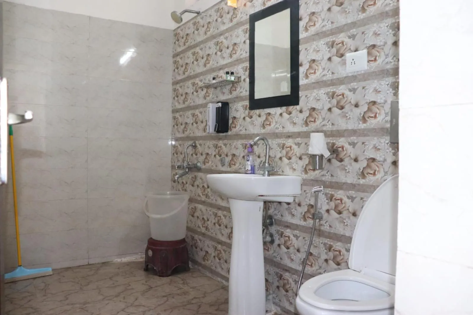 Shower in Deodar Cottage - 3BHK Villa by DeodarStays