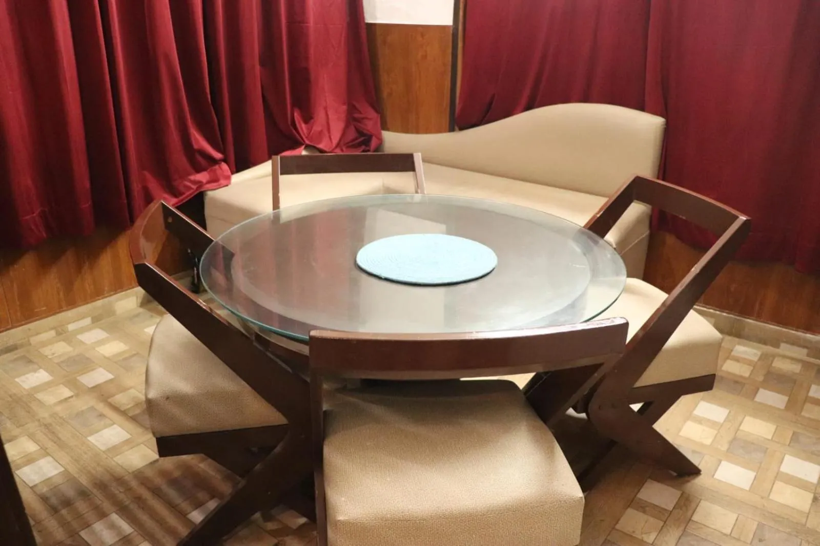 Living room in Deodar Cottage - 3BHK Villa by DeodarStays