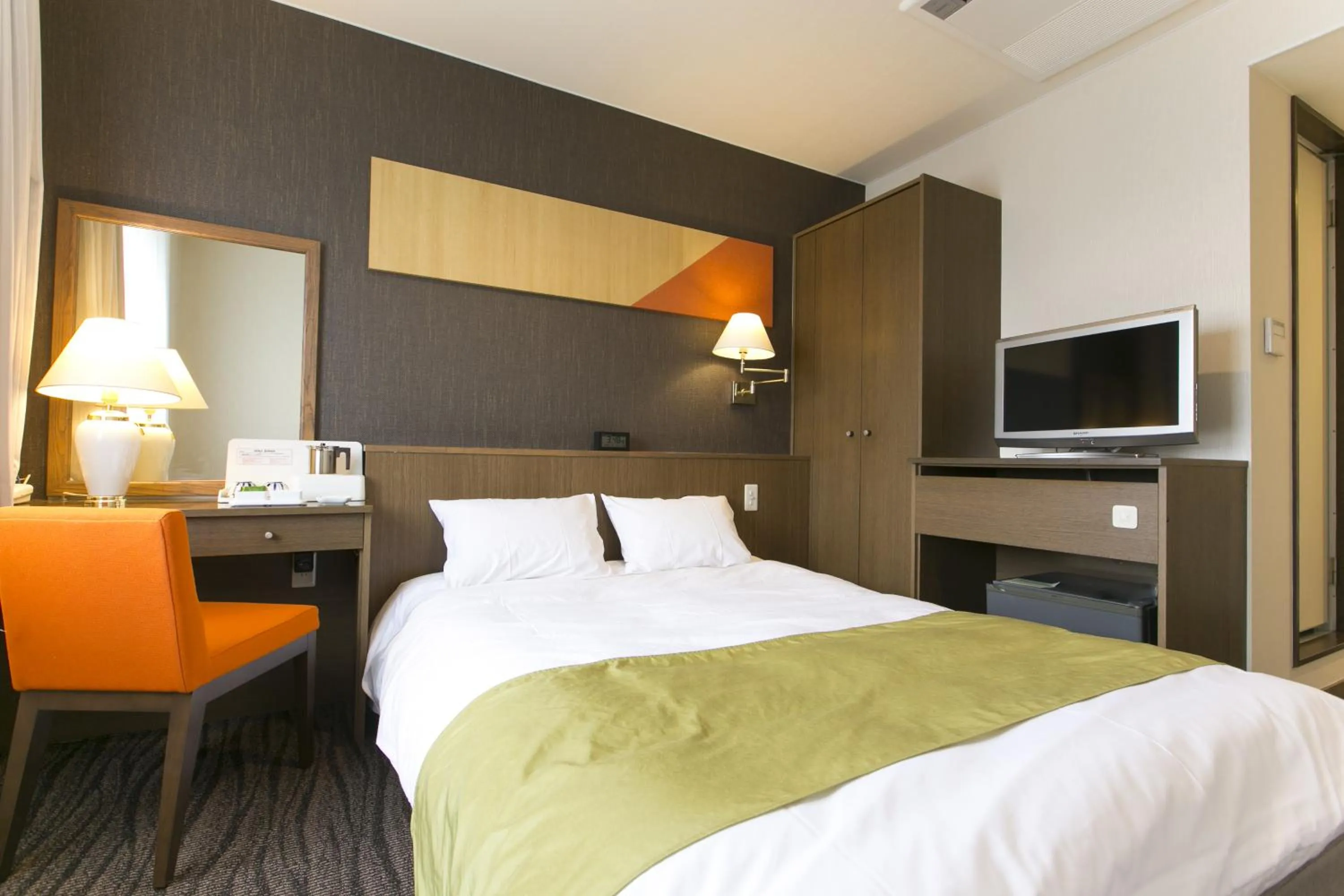 Bed in Fujisan Station Hotel