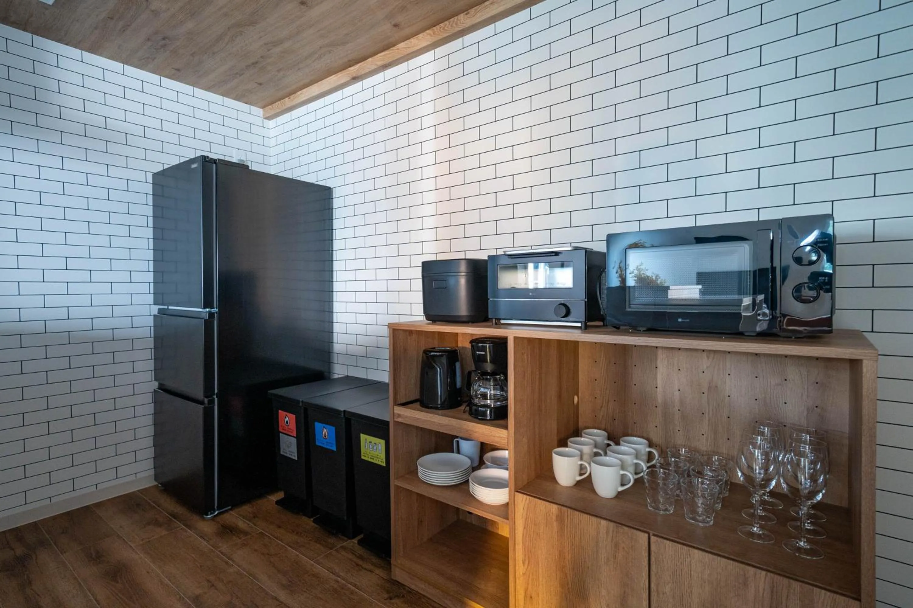 microwave in Zabo Hills 202