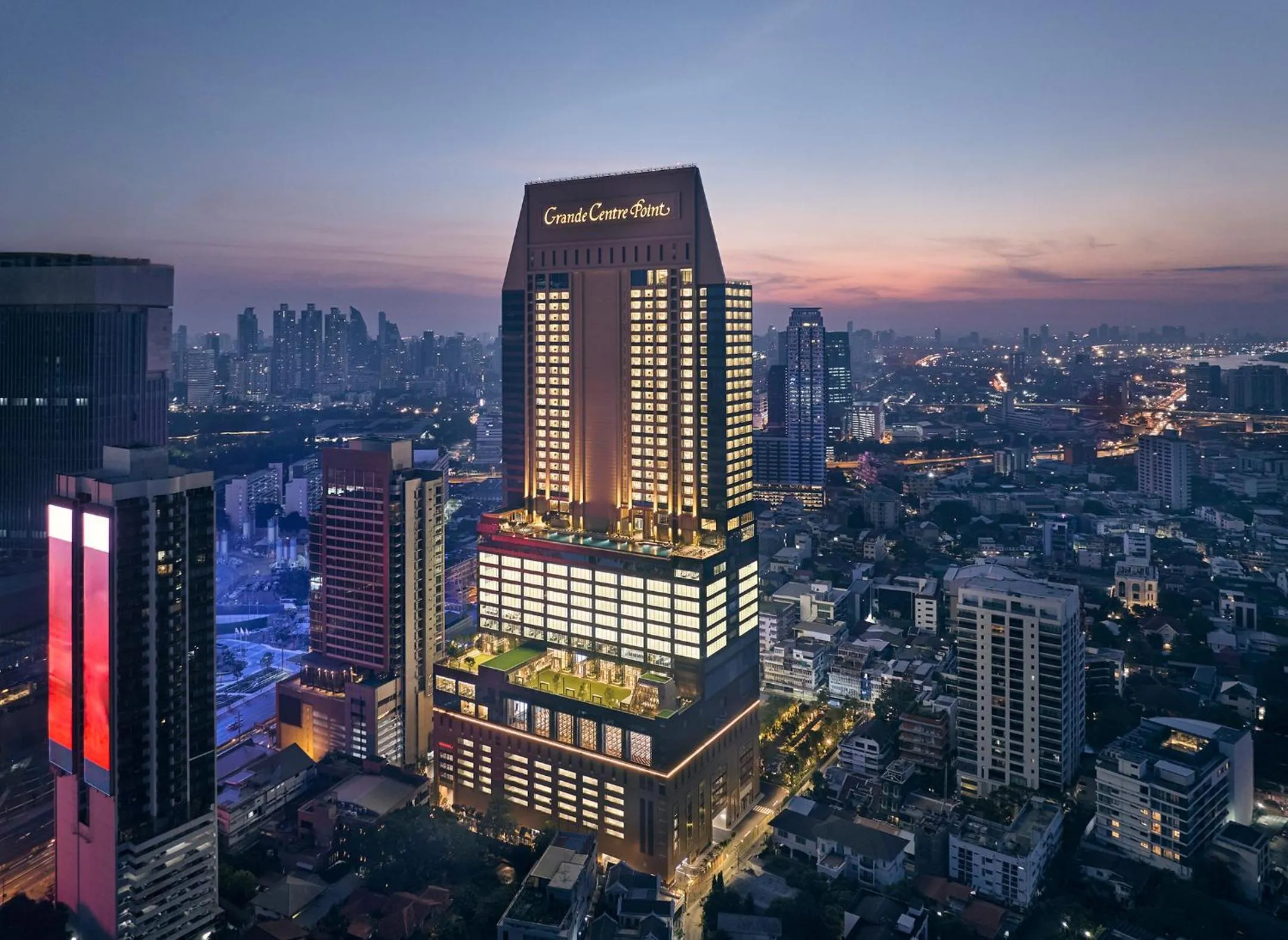 Property building in Grande Centre Point Lumphini Bangkok