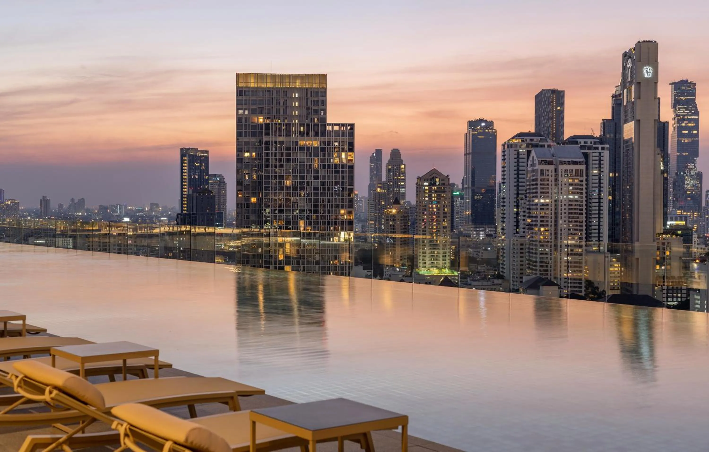 Pool view in Grande Centre Point Lumphini Bangkok